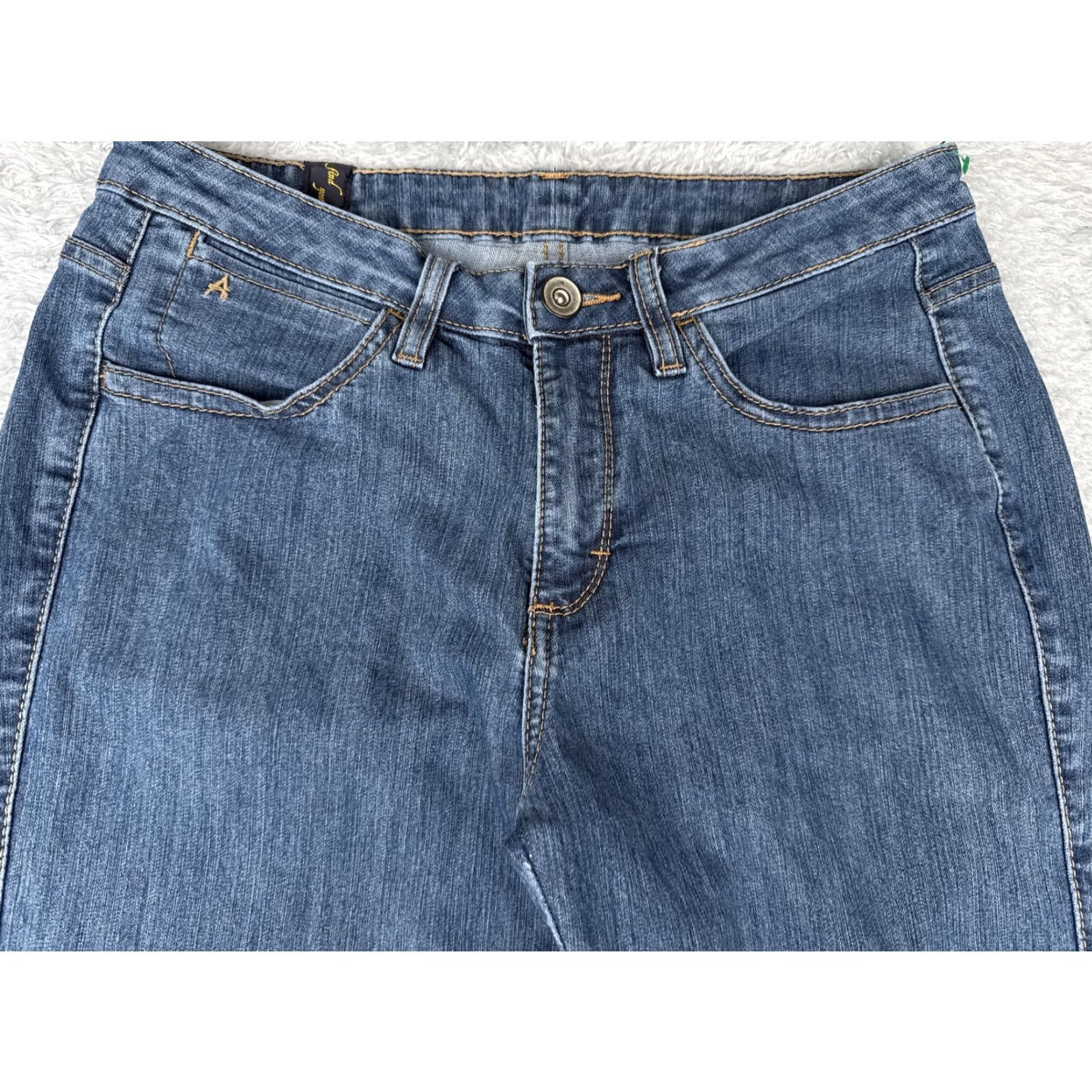Wrangler Aura by Wrangler Jeans Women 8 Blue Straight Leg Stretch Denim 30x31 Medium Wash City 5-Pocket Womens Size 30" / US 8 / IT 44 - 4 Thumbnail