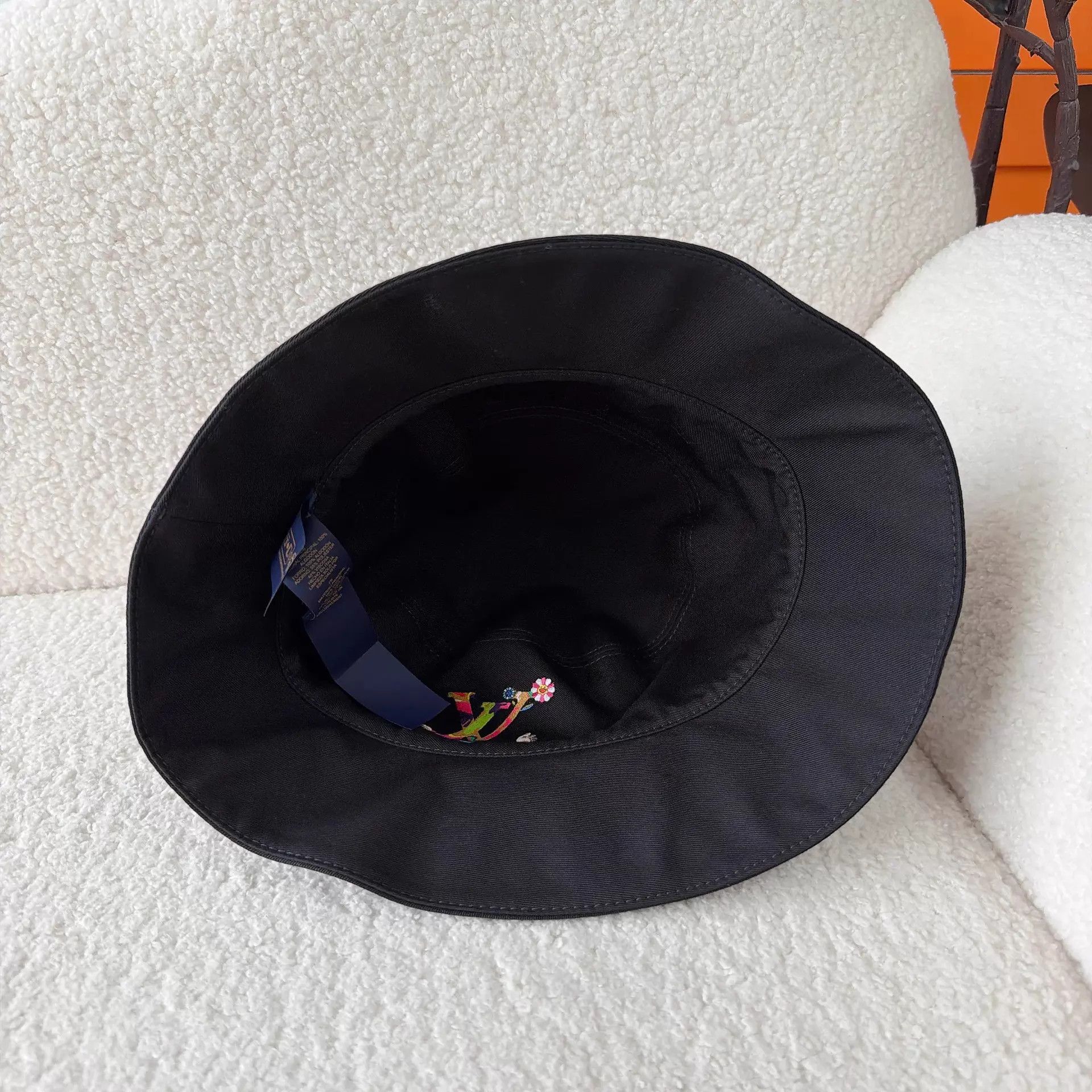 Louis Vuitton Louis Vuitton x Takashi Murakami Full Print Bucket Hat Size ONE SIZE - 6 Thumbnail