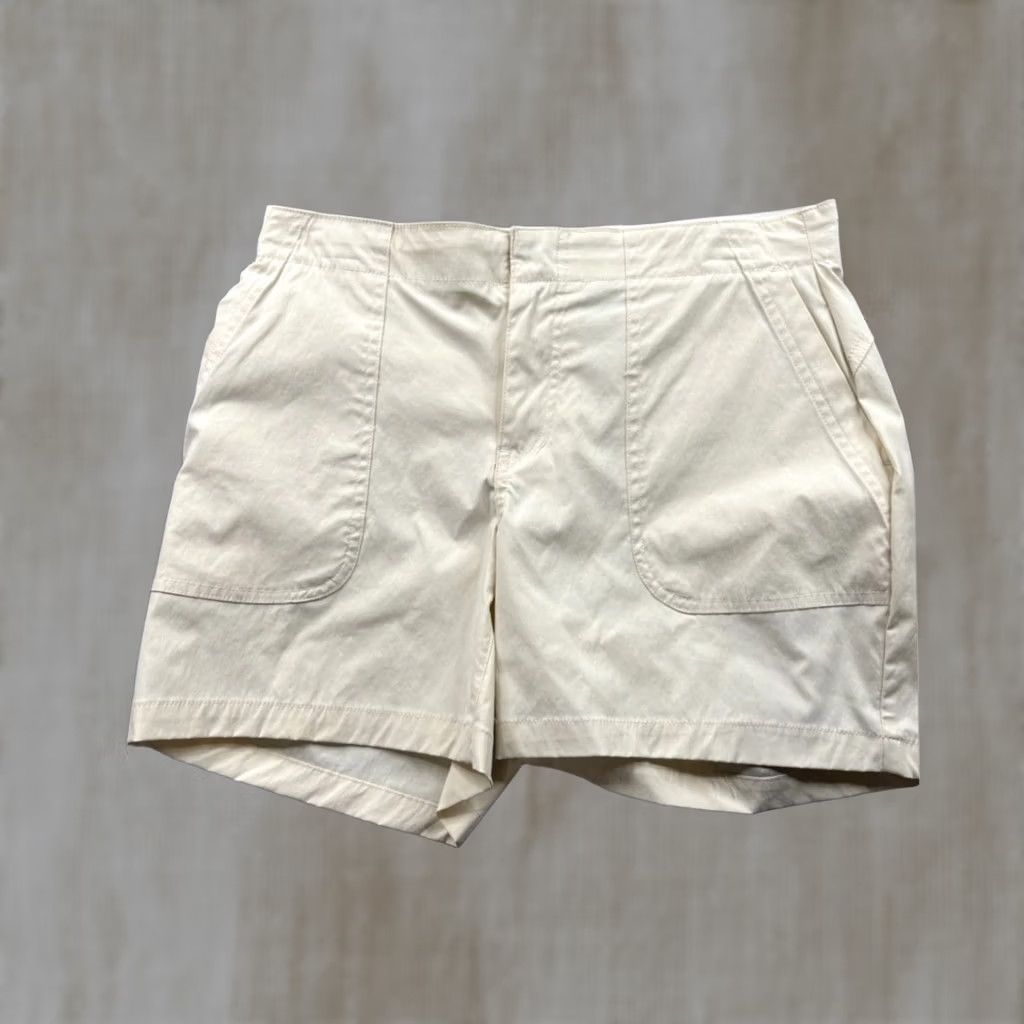 Eddie Bauer Eddie Bauer Shorts Women High Rise 4.5in Inseam Ivory Utility Pocket Hiking Travel Outdoor Casual Summer Size 28" / US 6 / IT 42 - 1 Thumbnail