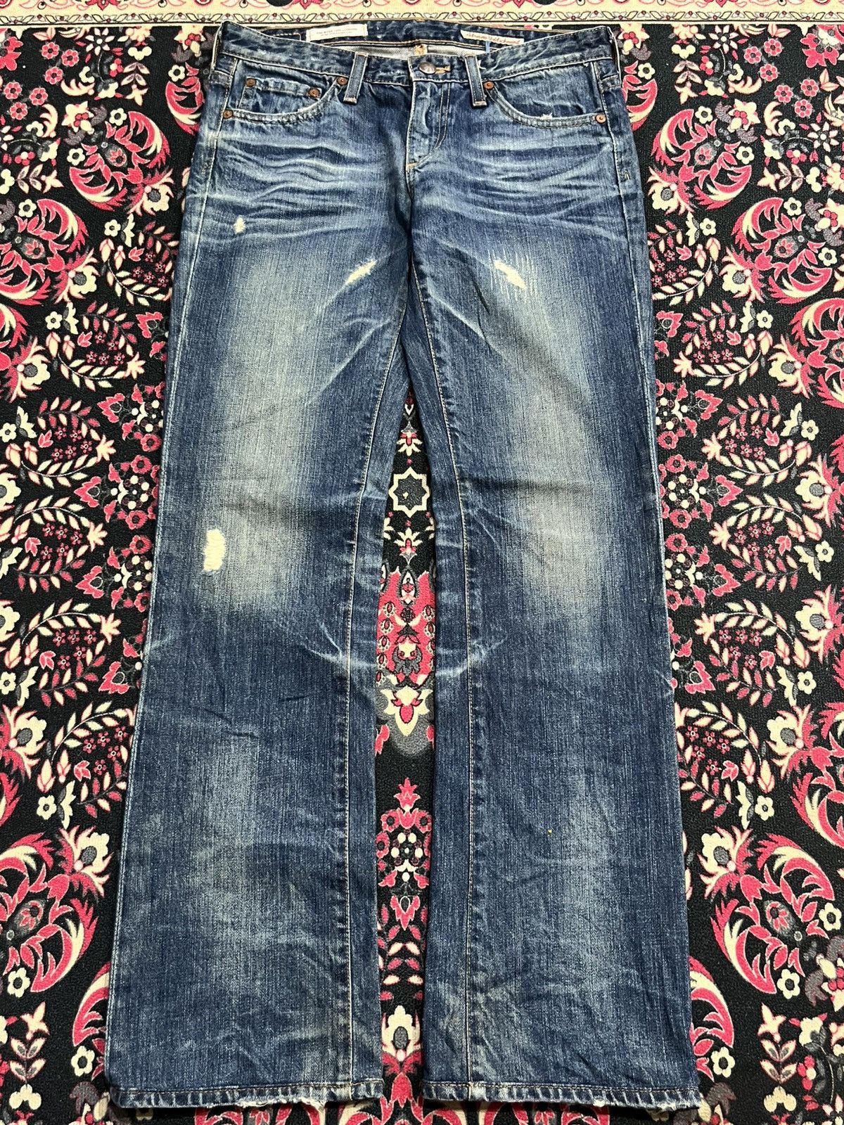 AG Adriano Goldschmied Adriano Goldschmied “The Kiss” Slim Straight Blue Faded Jean Size 27" / US 4 / IT 40 - 1 Thumbnail