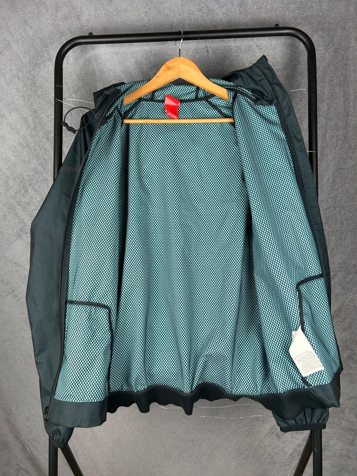 Nike Nike Tech Fleece windbreaker jacket mini logo print zip Size US L / EU 52-54 / 3 - 9 Thumbnail