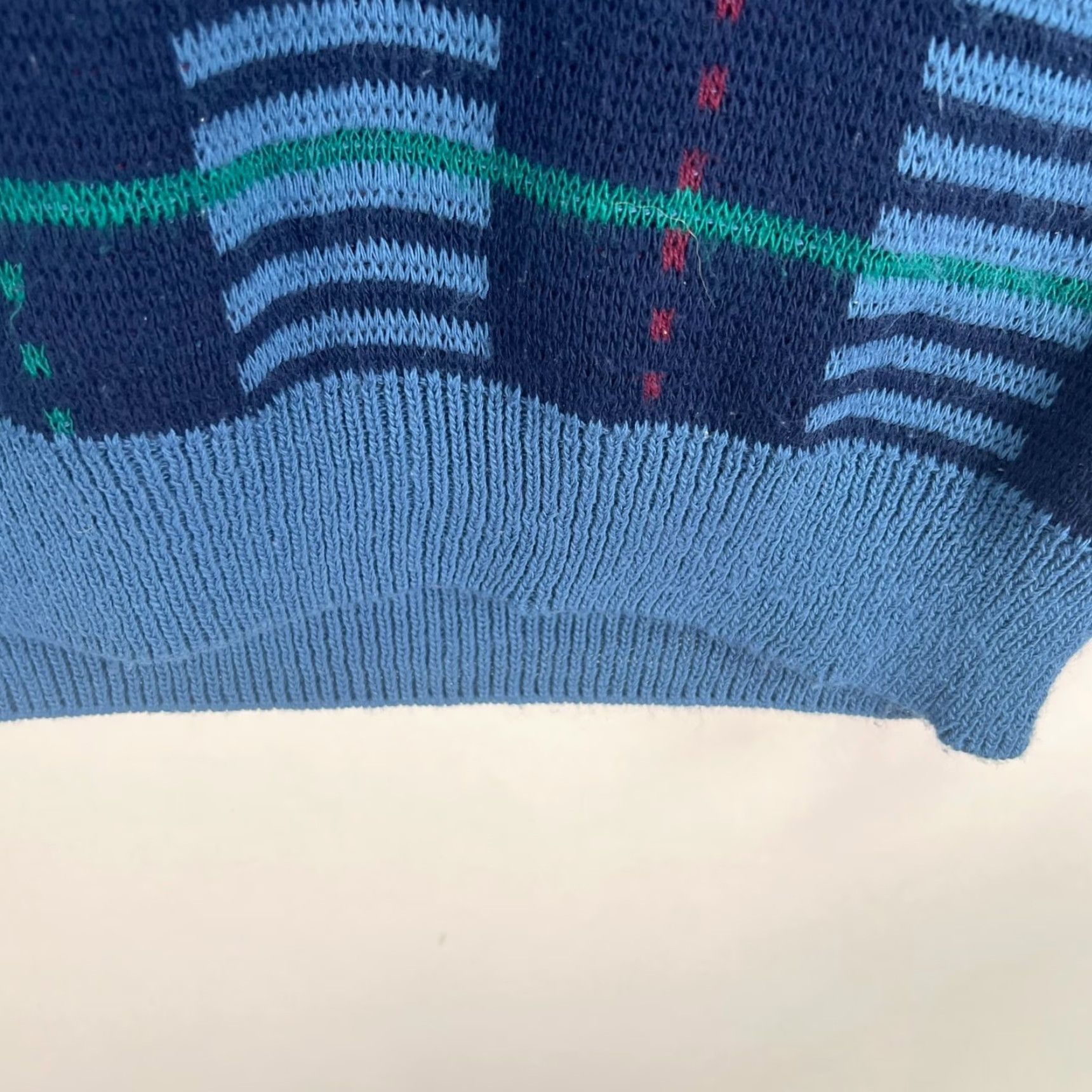 Vintage VINTAGE TownCraft V Neck Acrylic Sweater Mens Size L Blue Geometric Size US L / EU 52-54 / 3 - 4 Thumbnail