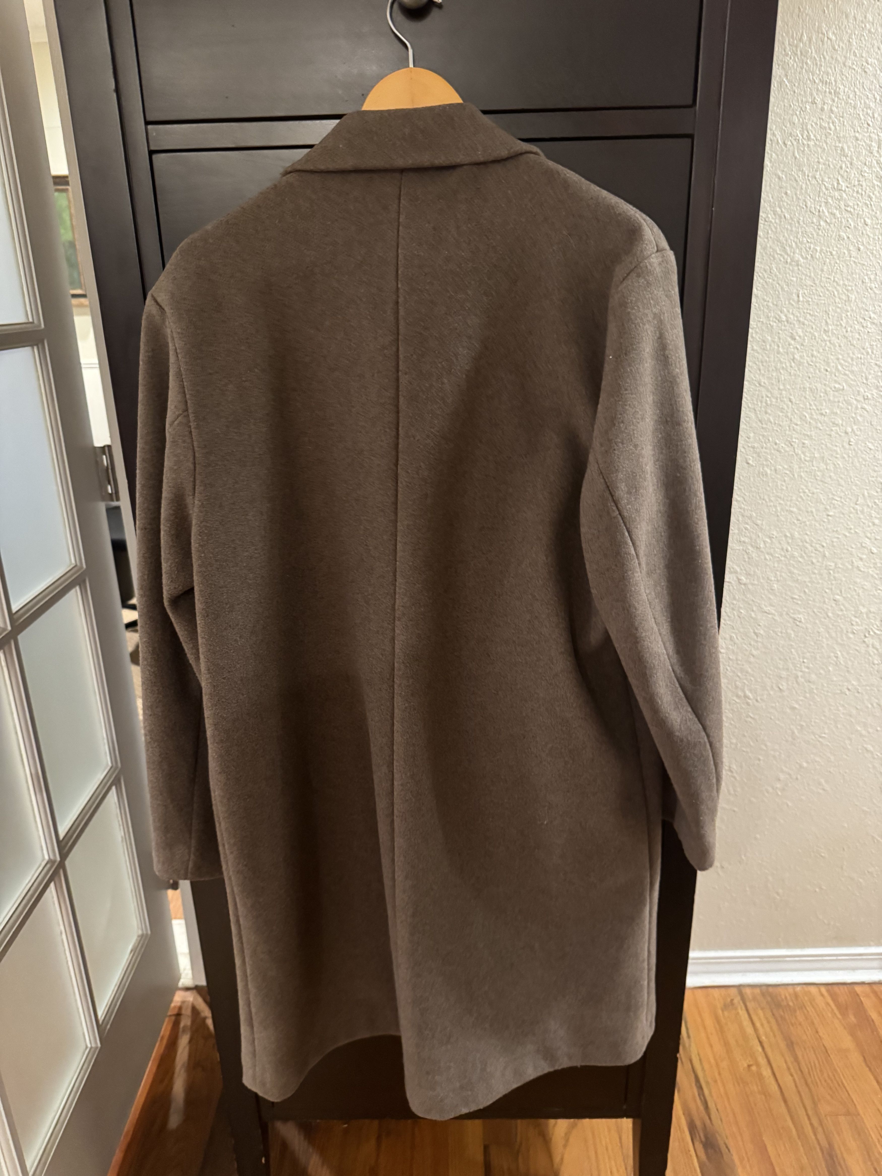 H&M H&M Brown Wool Overcoat. US size Medium Size US M / EU 48-50 / 2 - 6 Thumbnail