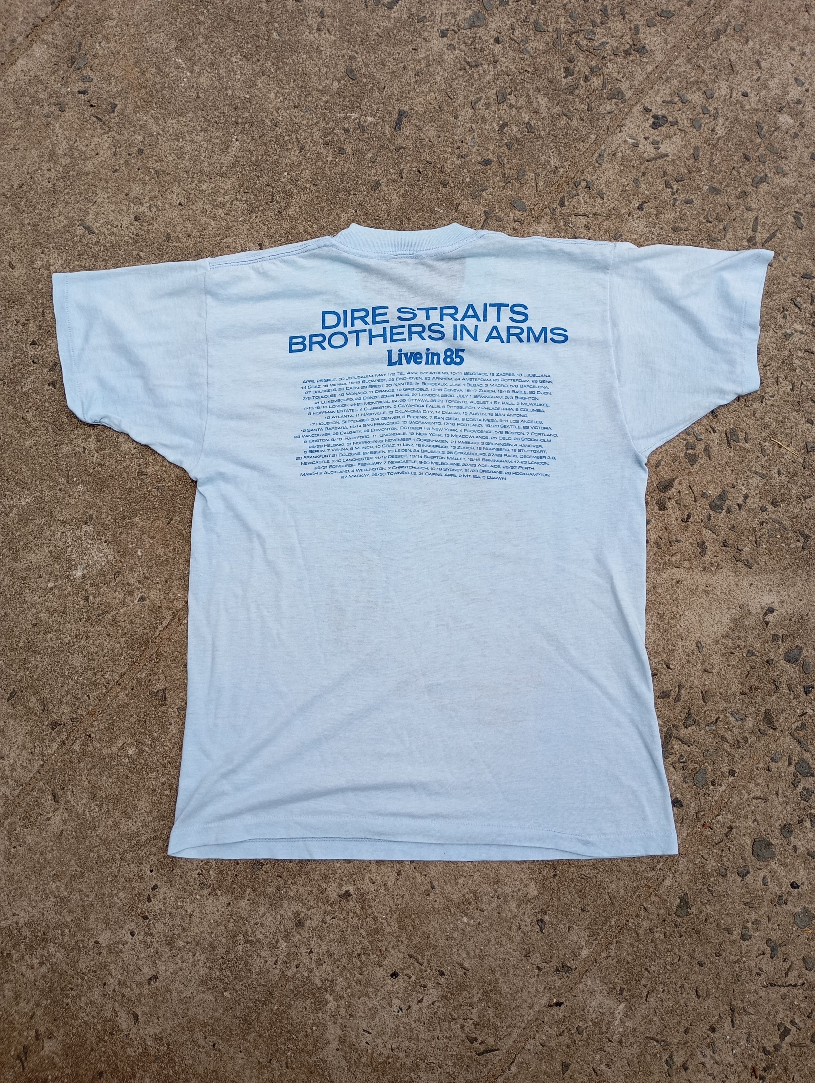 Band Tees × Vintage Vintage 1985 Dire Straits Brothers in Arms Live in T shirt Size US M / EU 48-50 / 2 - 4 Thumbnail