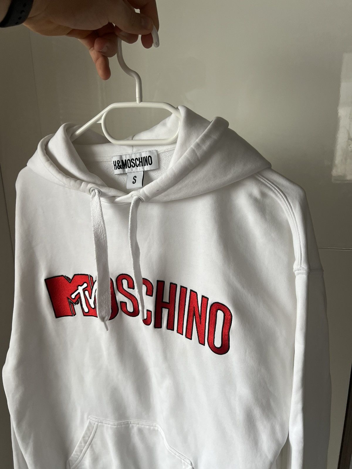 Moschino ‼️Moschino x H&M x Mtv Big Knit Logo White Hoodie‼️ Size US S / EU 44-46 / 1 - 3 Thumbnail