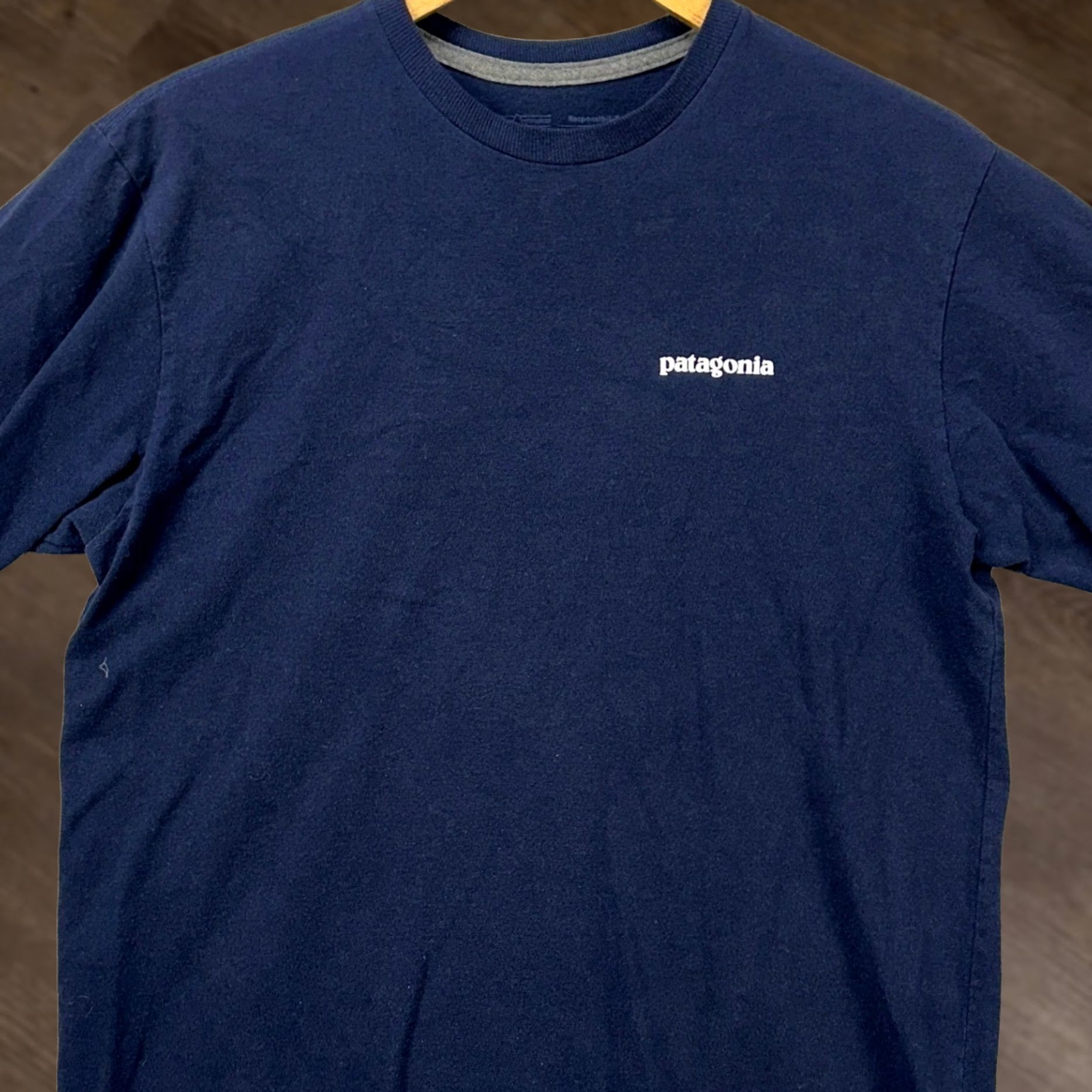 Patagonia Patagonia Mens Small T-Shirt Short Sleeve Navy Blue Regular Fit Responsibili-Tee Size US S / EU 44-46 / 1 - 1 Thumbnail