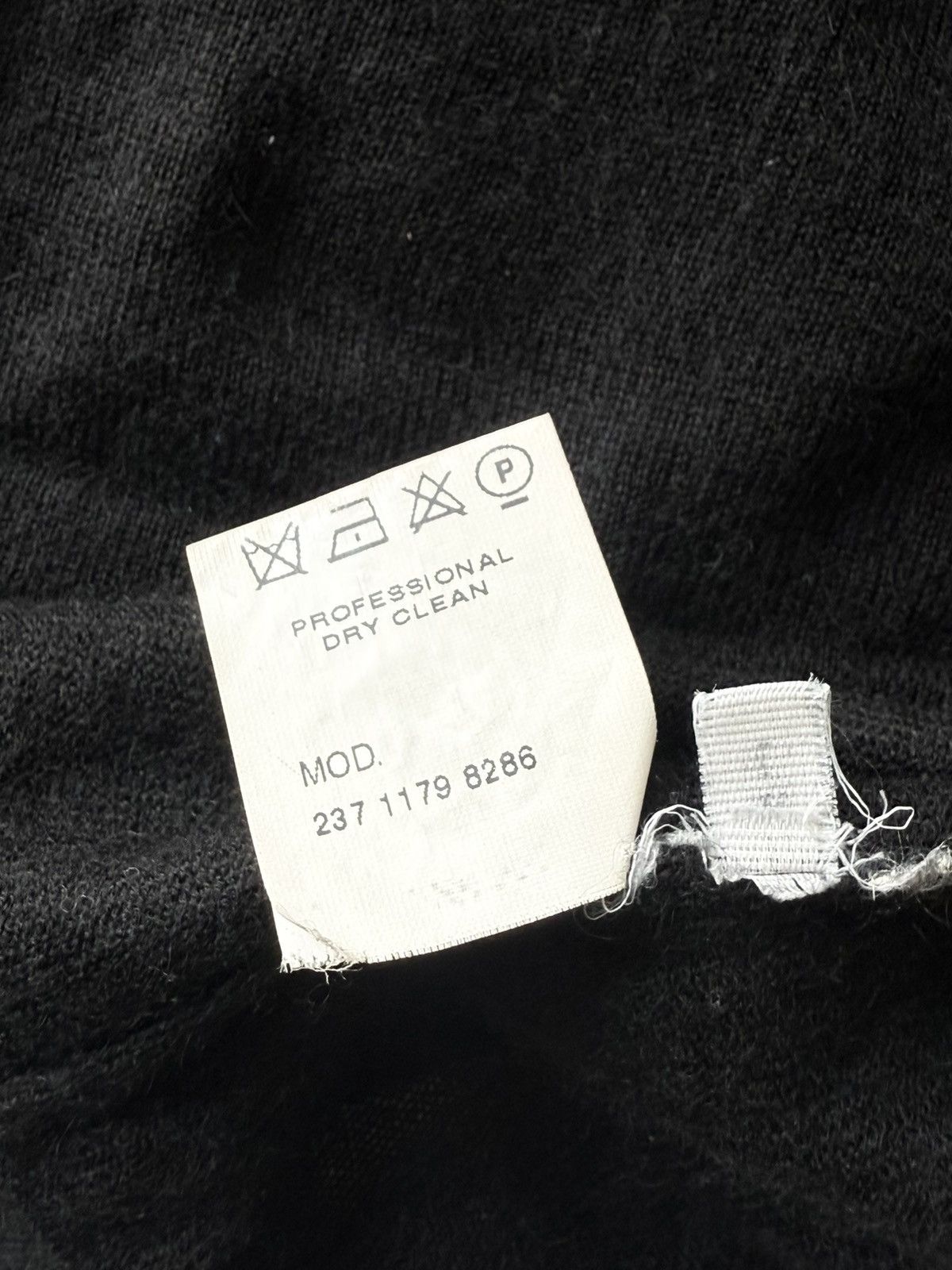 Gucci Gucci by Tom Ford V-Neck Cashmere Summer Knit with Ribbon Size S / US 4 / IT 40 - 8 Thumbnail