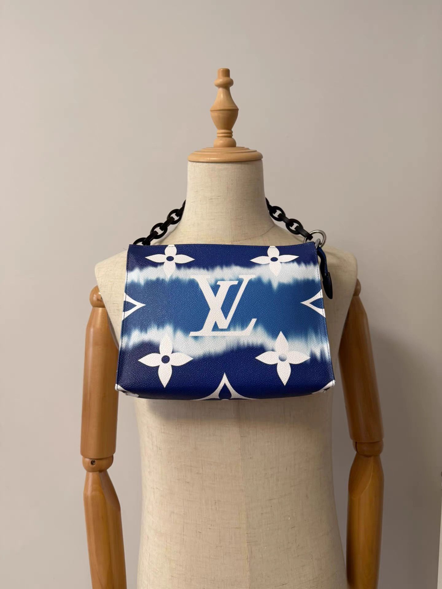 Louis Vuitton LV Limited Edition Tie-Dye Bag (Modified) K9 Size ONE SIZE - 1 Thumbnail