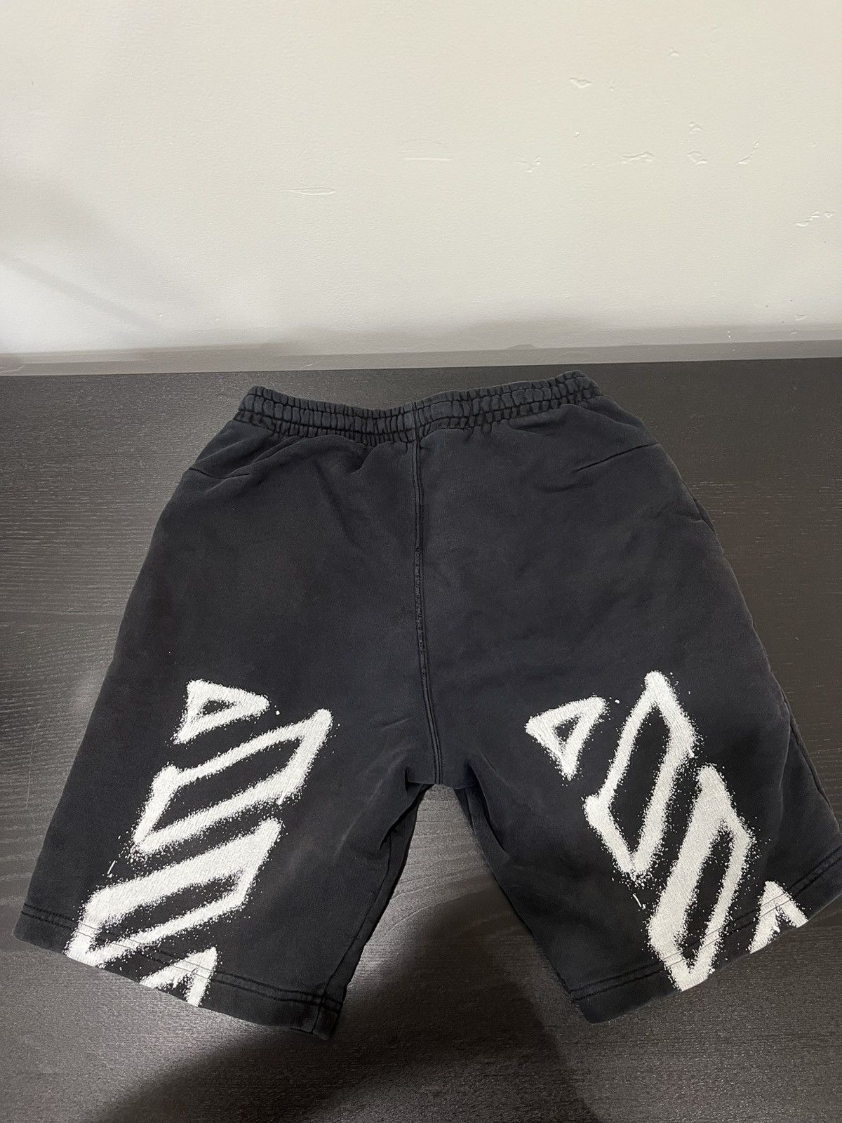 Off-White × Virgil Abloh Off-White Short Size US 36 / EU 52 - 2 Thumbnail