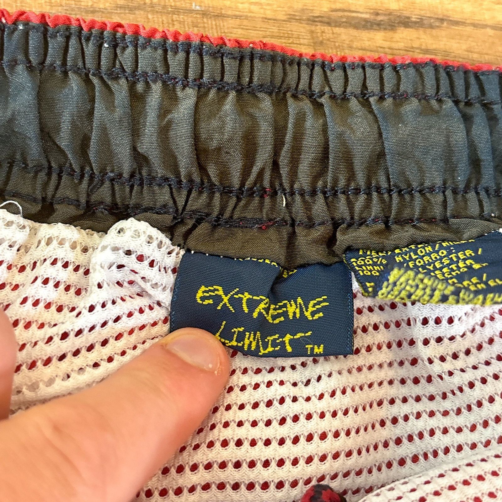 Vintage Vintage Extreme Limit 90s Red Lined Swim Trunks Medium Size US 34 / EU 50 - 5 Thumbnail