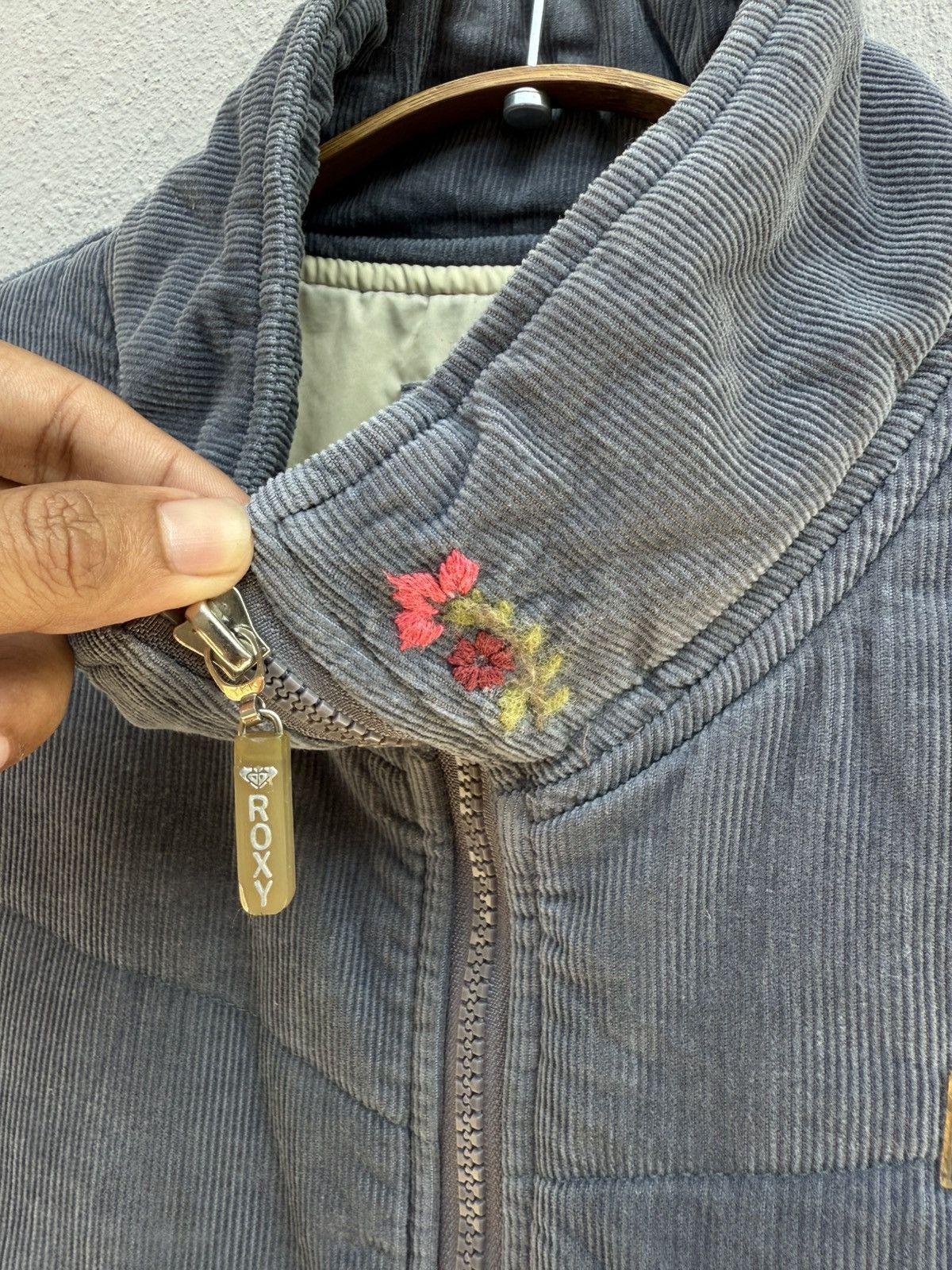 Quiksilver 90’s QUIKSILVER Roxy Embroidery Corduroy Puffer Vest Jacket Size XL / US 12-14 / IT 48-50 - 6 Thumbnail