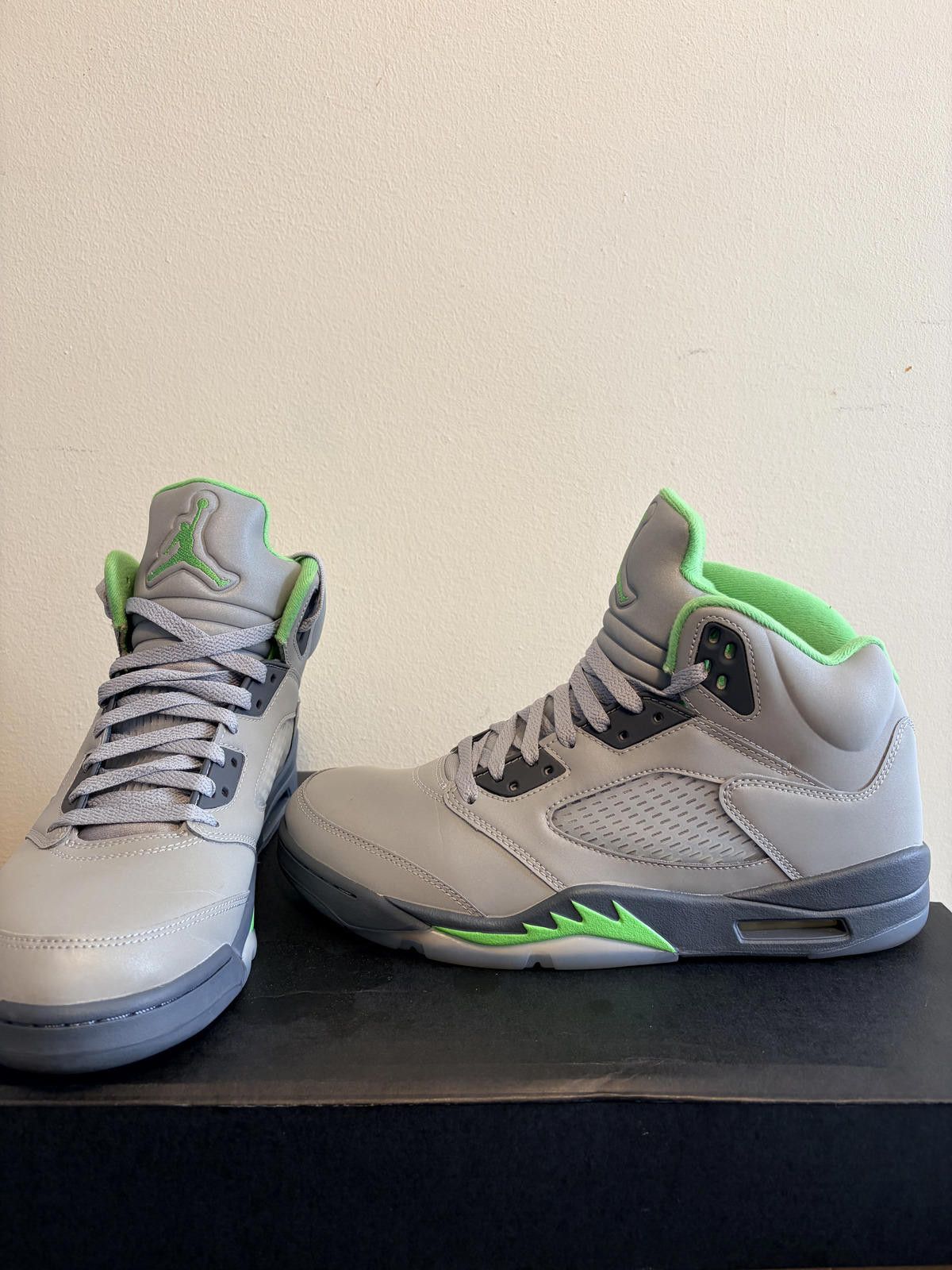 Jordan Brand Air Jordan 5 Retro Green Bean Silver/Grey Shoe (Size 10.5) Size US 10.5 / EU 43-44 - 4 Thumbnail