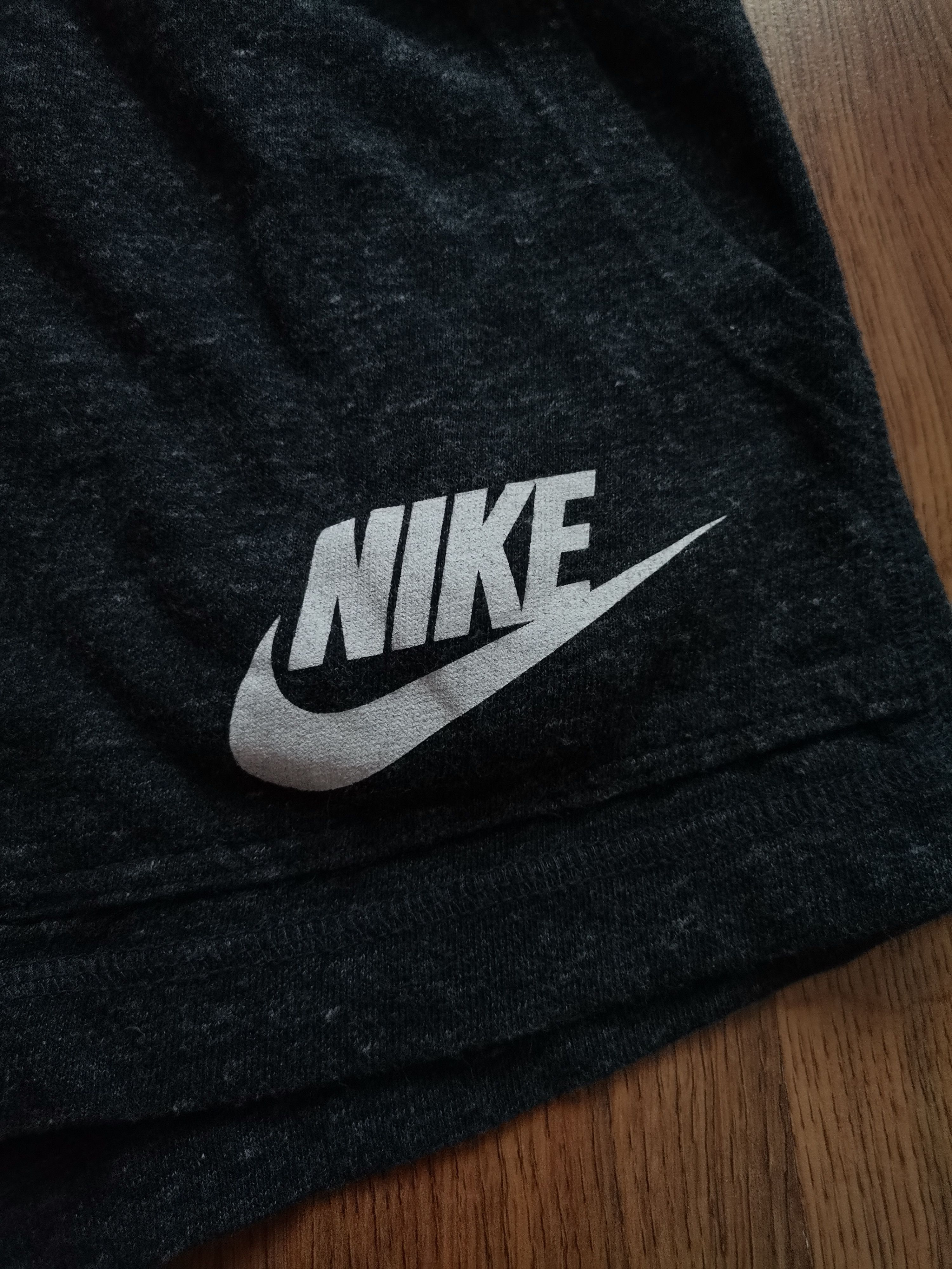 Nike Nike Women's Shorts Size 28" / US 6 / IT 42 - 2 Thumbnail