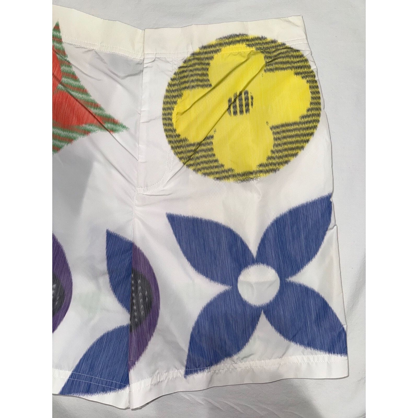 Louis Vuitton Louis Vuitton LV Multicolor Monogram White Blue Yellow Logo Size US 26 / EU 42 - 4 Thumbnail