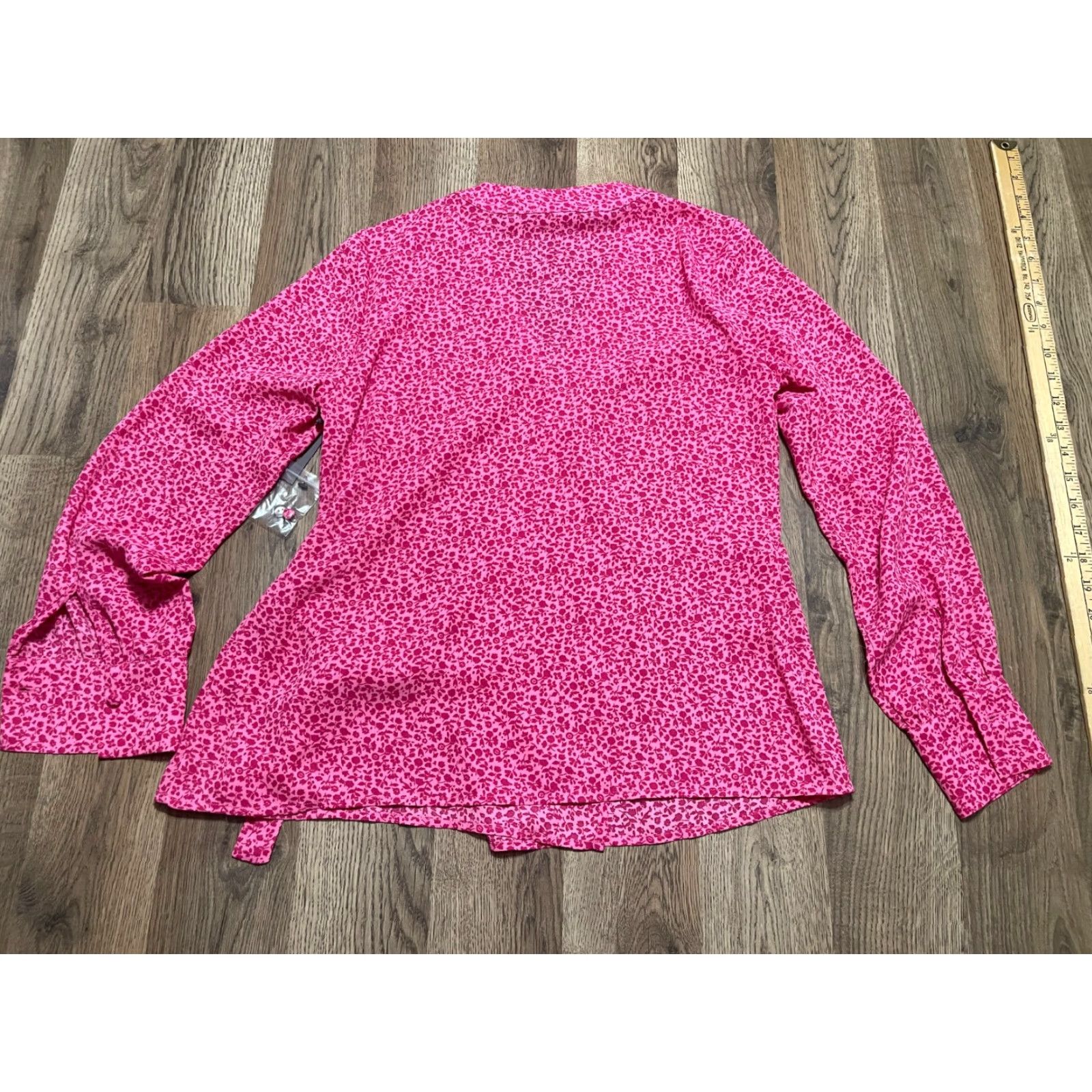 Vince Camuto Vince Camuto Blouse Women's XS Pink Floral Long Sleeve Button Up NWT Size XS / US 0-2 / IT 36-38 - 2 Thumbnail