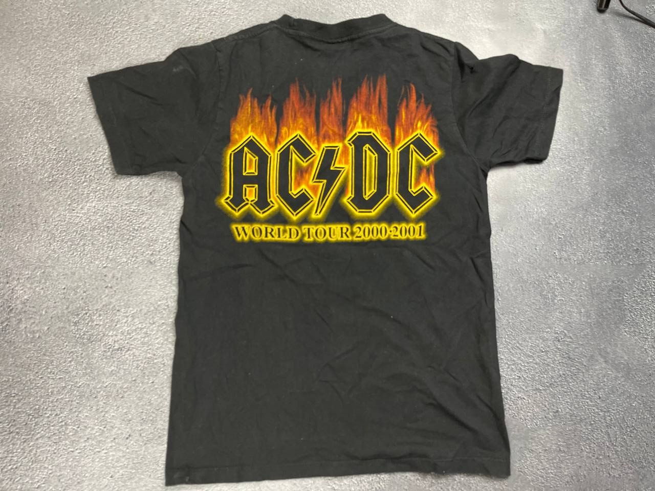 Band Tees Vintage 2001 ACDC Hells Bells T-Shirt Size S / US 4 / IT 40 - 2 Thumbnail