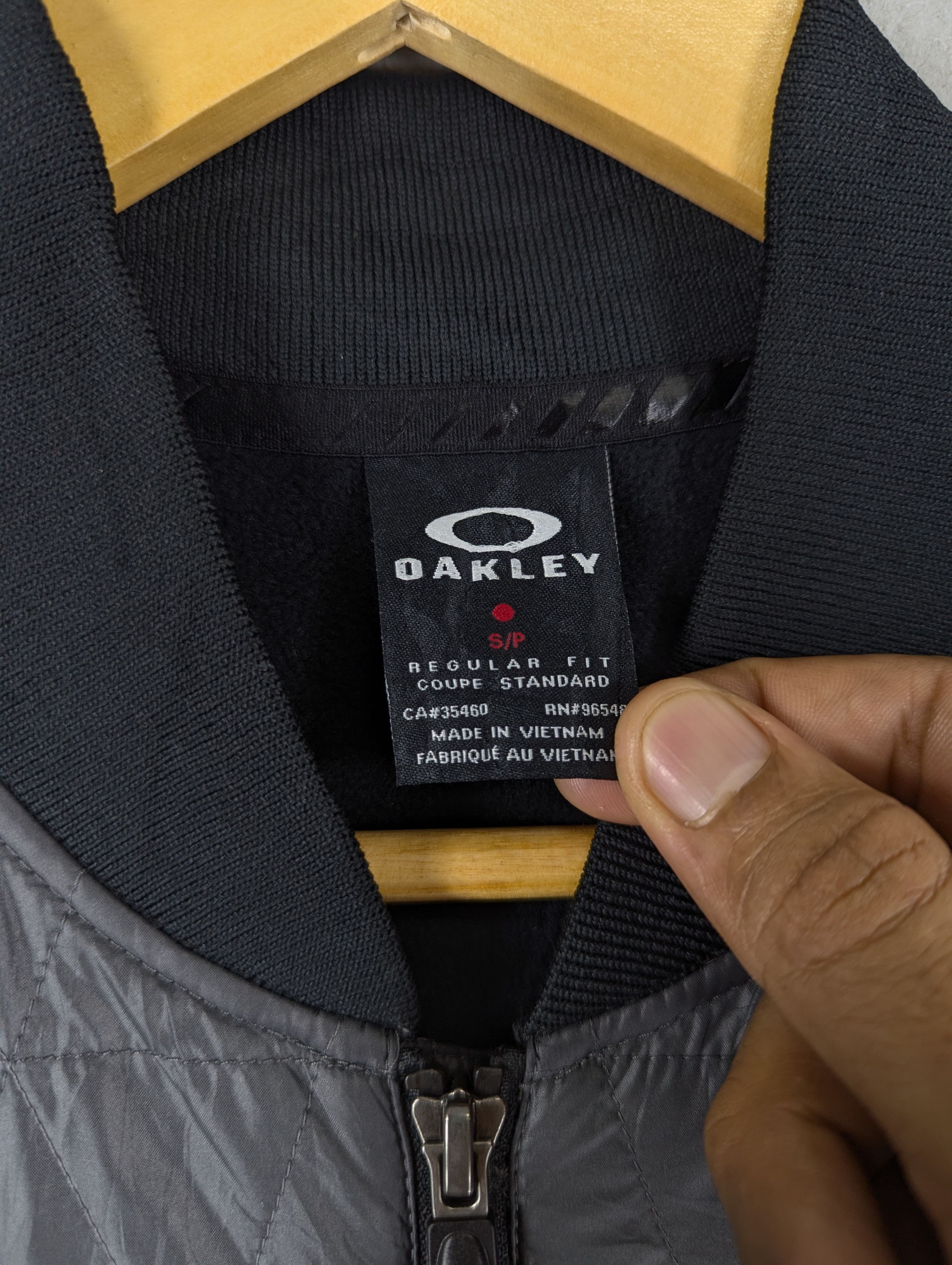 Oakley Men's Oakley Full Zip Quilted Puffer Vest Jacket Size S Size US S / EU 44-46 / 1 - 7 Thumbnail