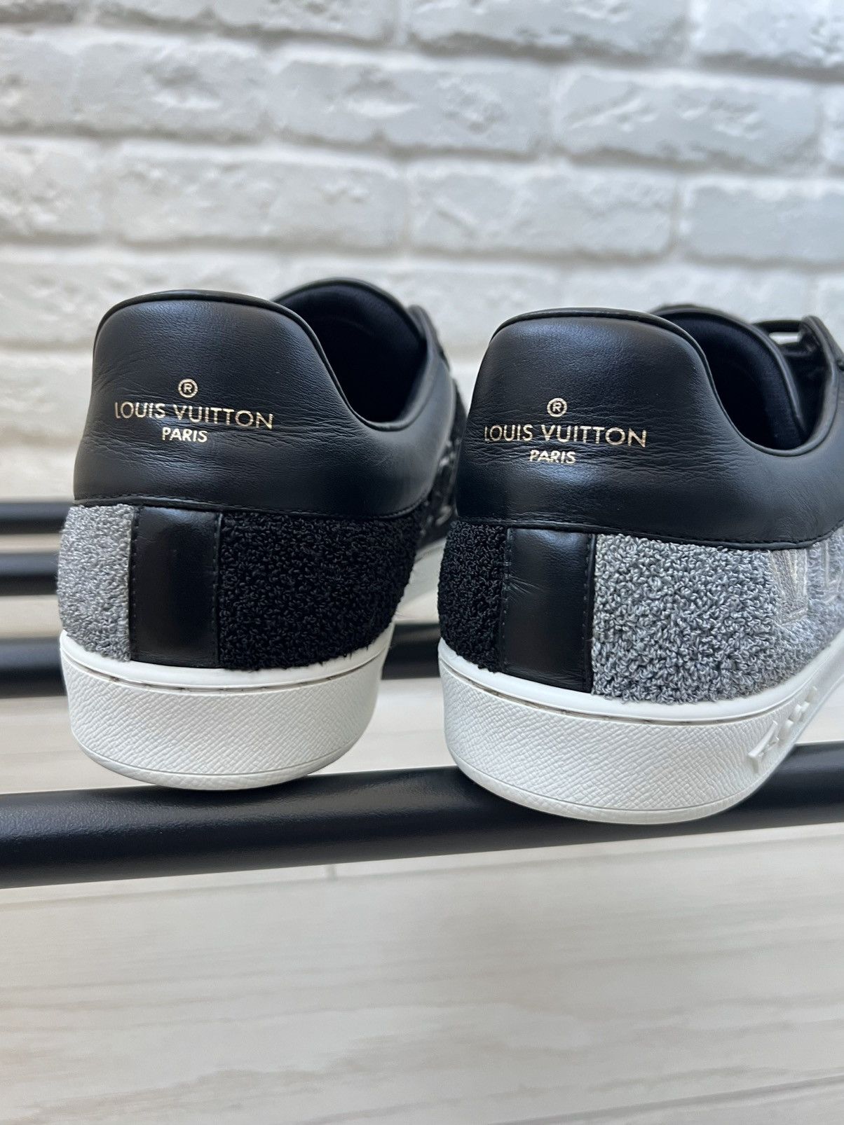 Louis Vuitton Louis Vuitton Black Leather Terry Logo Low Top Sneakers Size US 7 / EU 40 - 7 Thumbnail