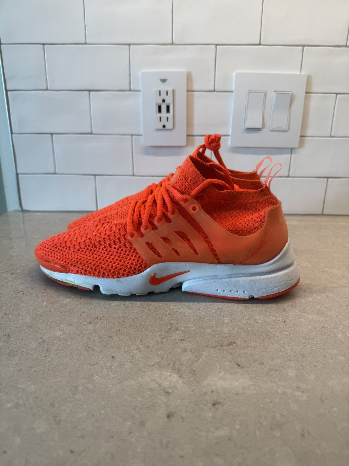 Nike Size 10 - Nike Flyknit Presto Ultra Neon Orange Mango Size US 10 / EU 43 - 2 Thumbnail