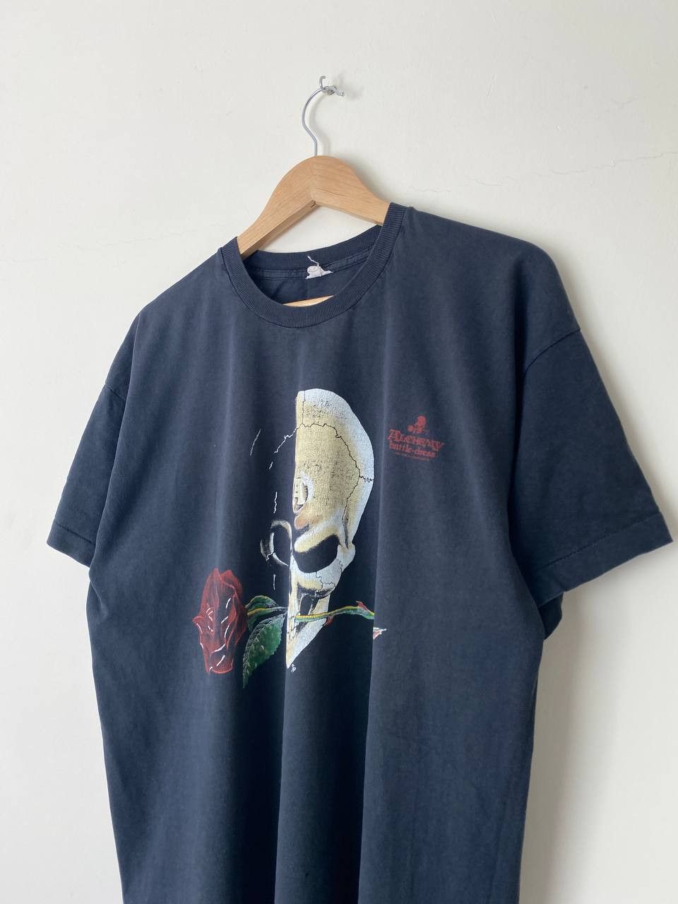 Alchemy Equipment × Band Tees × Vintage Vintage Alchemy Battle Dress 1980s Skull with Rose T-Shirt Size US XL / EU 56 / 4 - 3 Thumbnail
