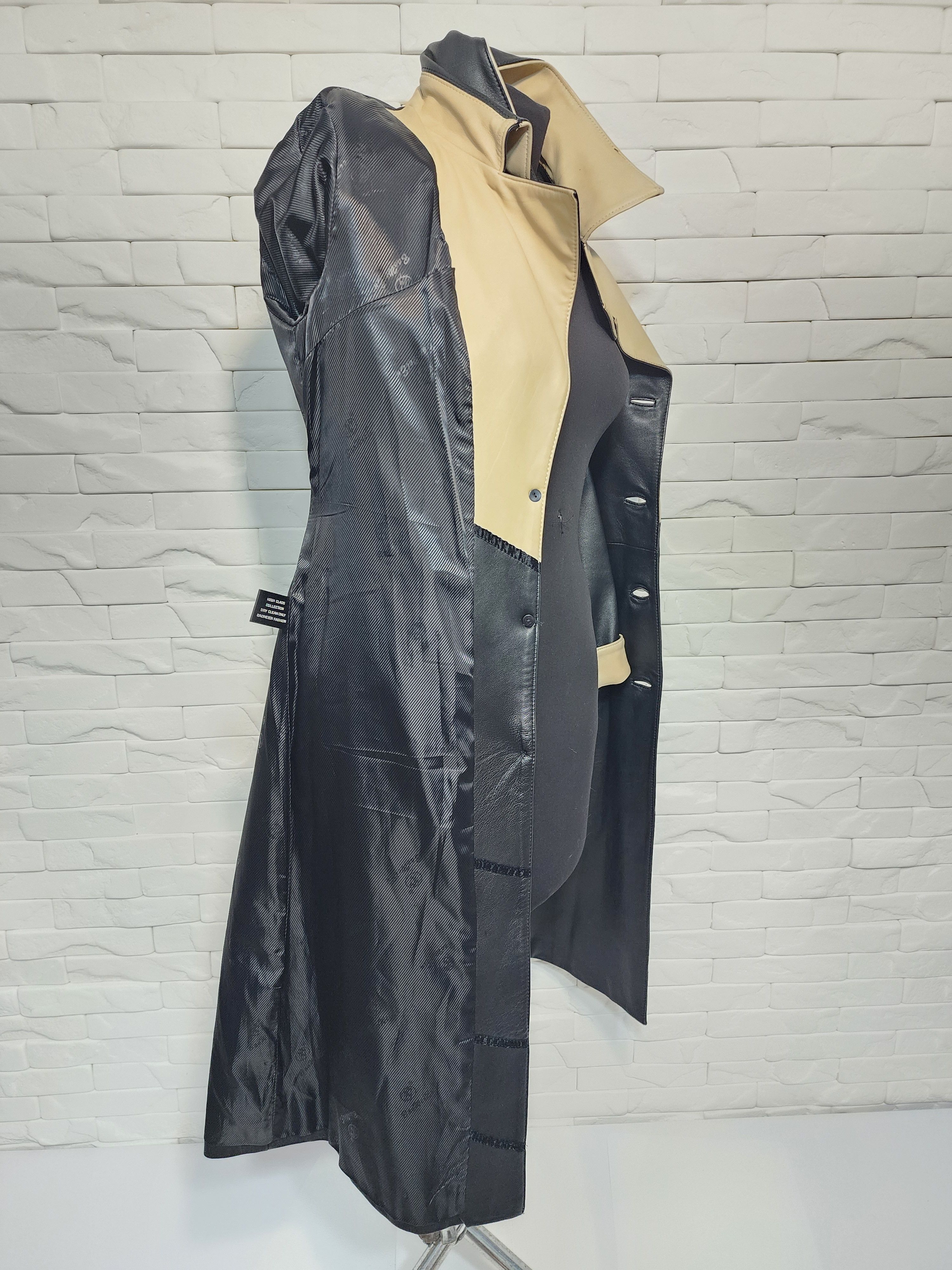 Designer Women black leather raincoat. Size S / US 4 / IT 40 - 10 Thumbnail