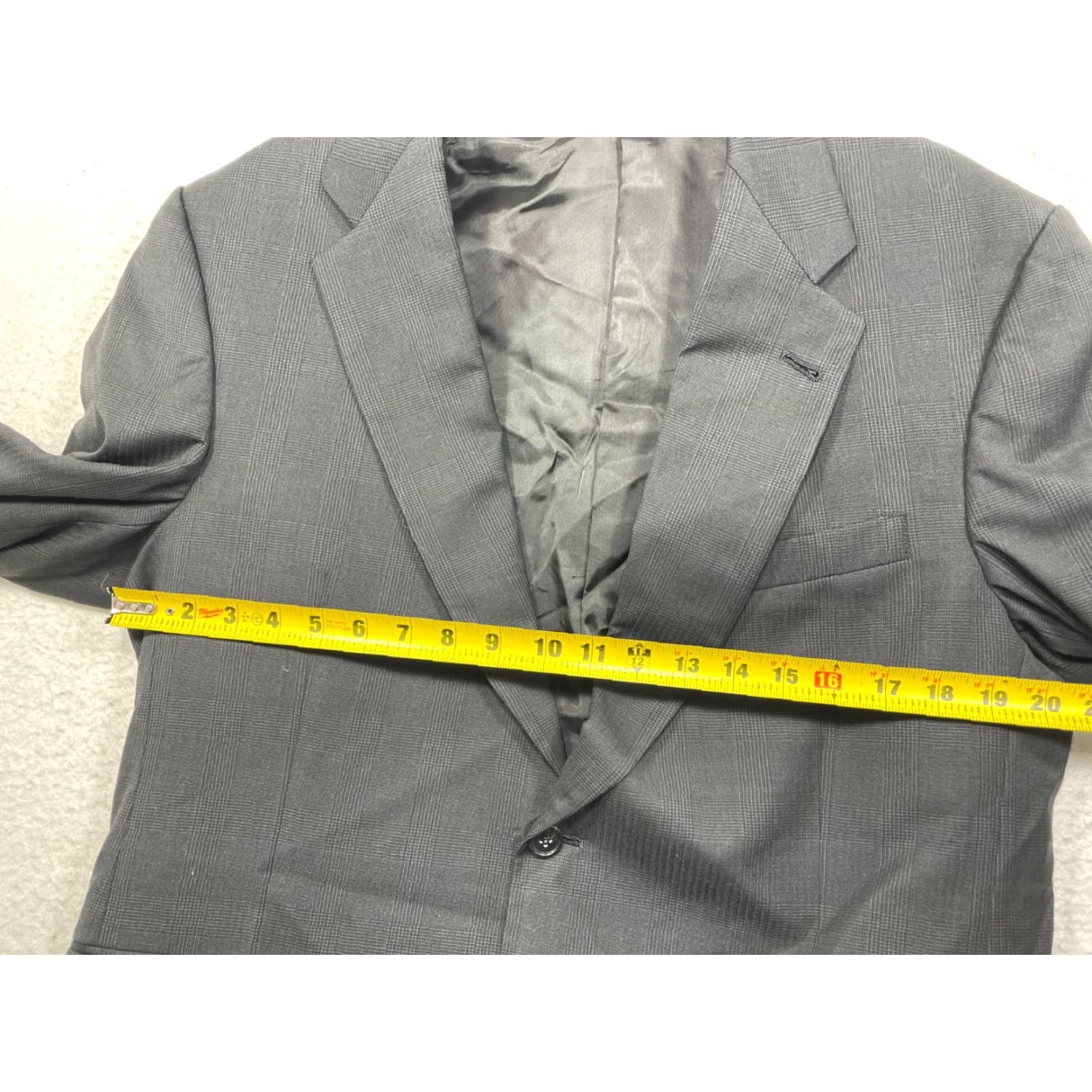Hart Schaffner Marx Hart Schaffner Marx Blazer Mens 42S 2 Button Wool Black and Gray Plaid Jacket Short 2 Piece 42 Gray Wool Notch Lapel Vintage Mens Blazer Size 42R - 7 Thumbnail