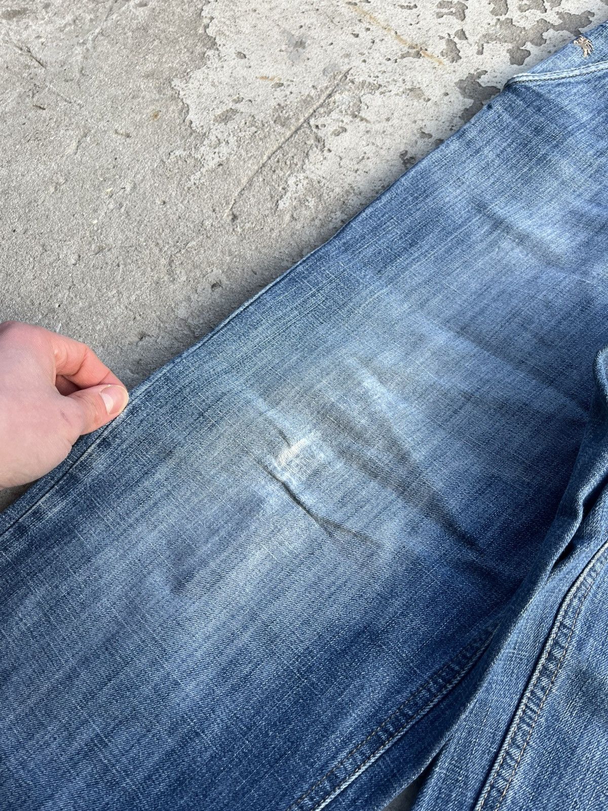 Burberry BURBERRY Vintage Distressed Faded Straight Fit Denim Jeans Size US 32 / EU 48 - 16 Thumbnail