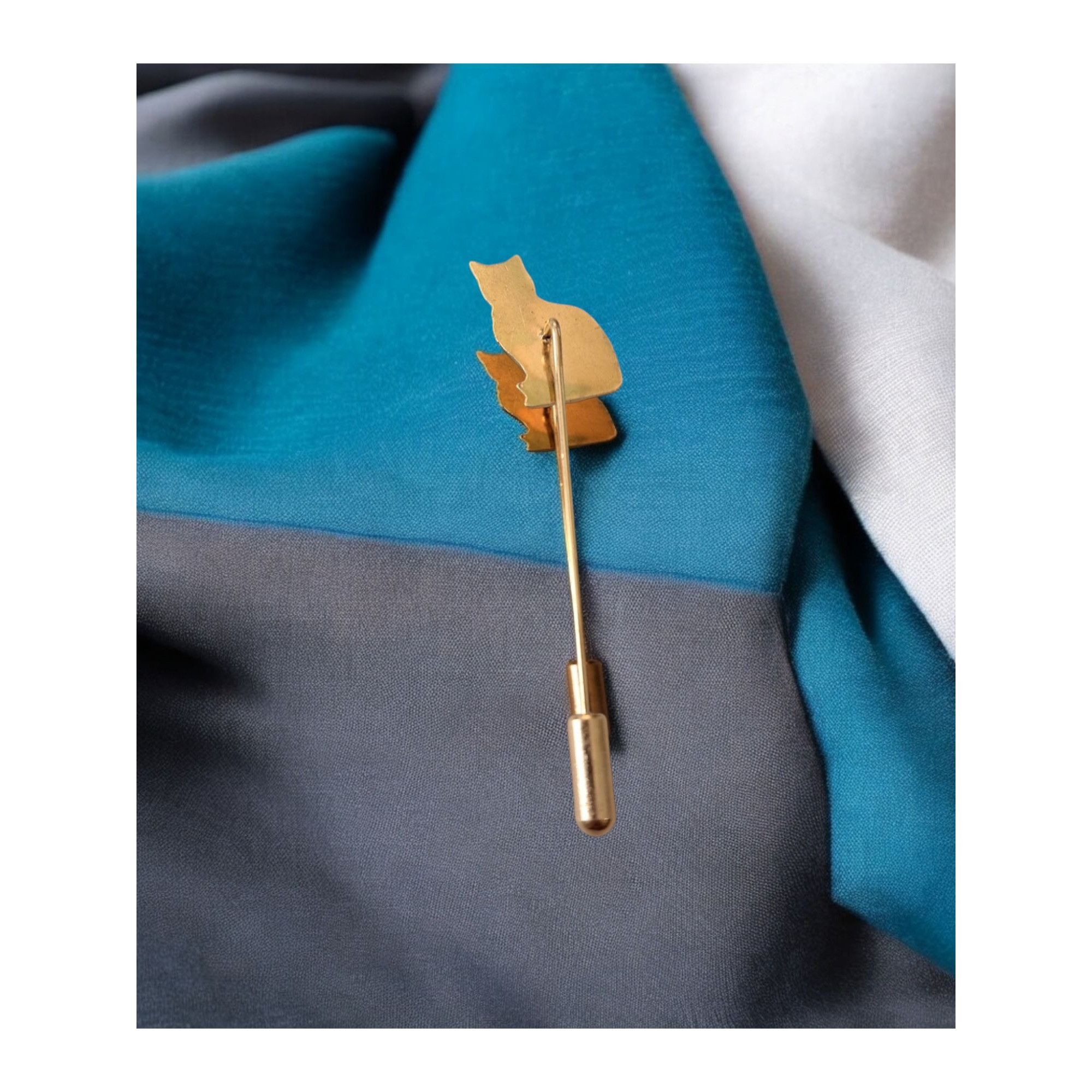 Other Elegant Gold Toned Cat Lapel Pin with Bow Detail Size ONE SIZE - 2 Thumbnail