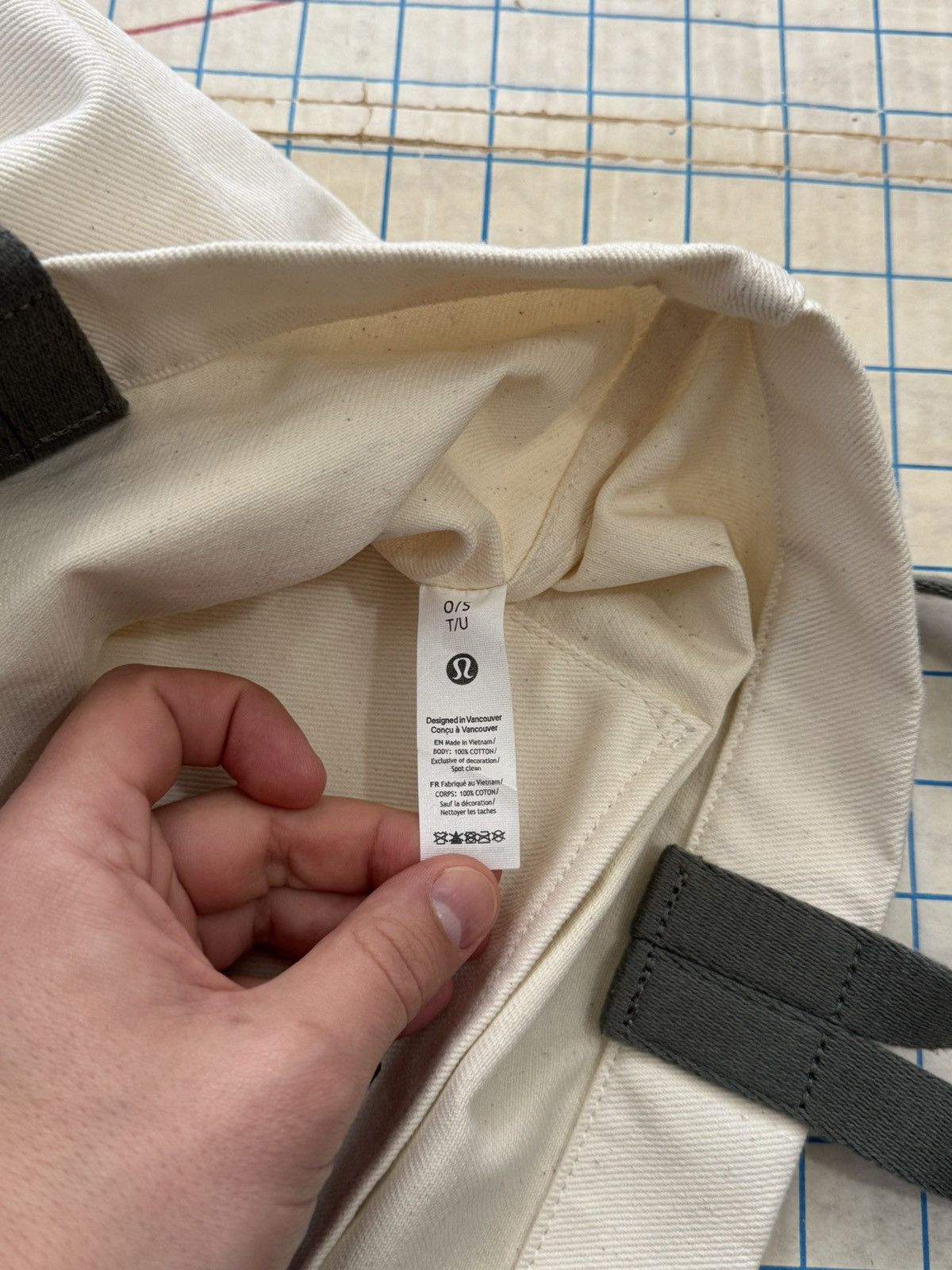 Lululemon Lululemon Spell Out Tote Bag Grey Handles OSFA Size ONE SIZE - 7 Thumbnail
