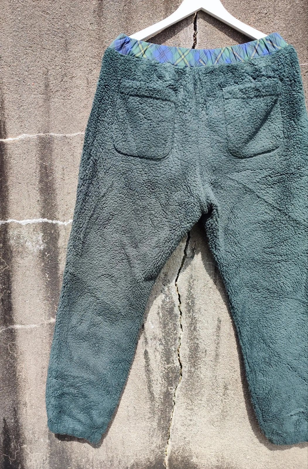 Designer × JW Anderson × Uniqlo JW Anderson x Uniqlo Fleece Track Pants – Forest Green (L) Size US 33 - 9 Thumbnail