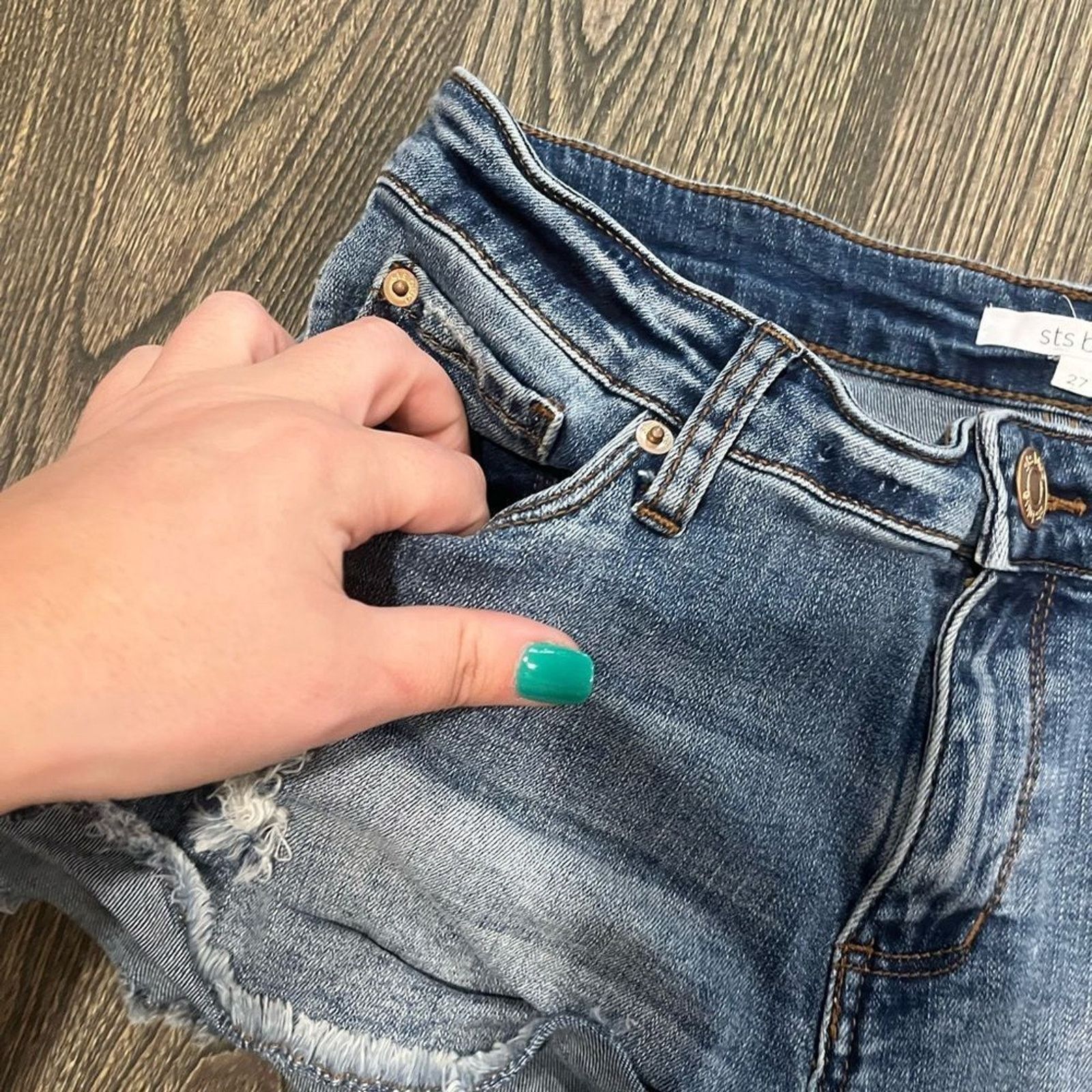 Vintage STS Blue Boyfriend Shorts Mid Rise Distressed Frayed Hem 27 Size 27" / US 4 / IT 40 - 2 Thumbnail