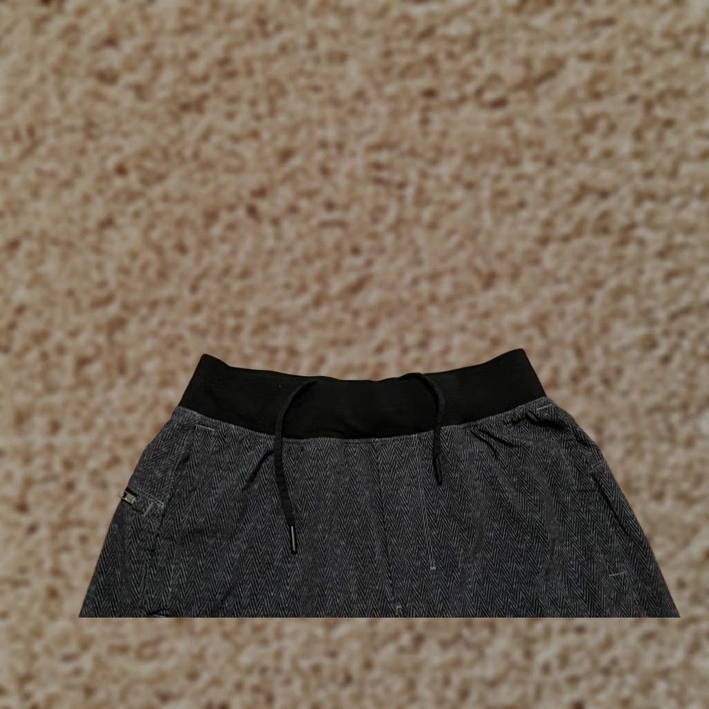 Lululemon Lululemon Gray Herringbone 9" Athletic Gym Running Shorts Men's Small Size US 29 - 1 Thumbnail