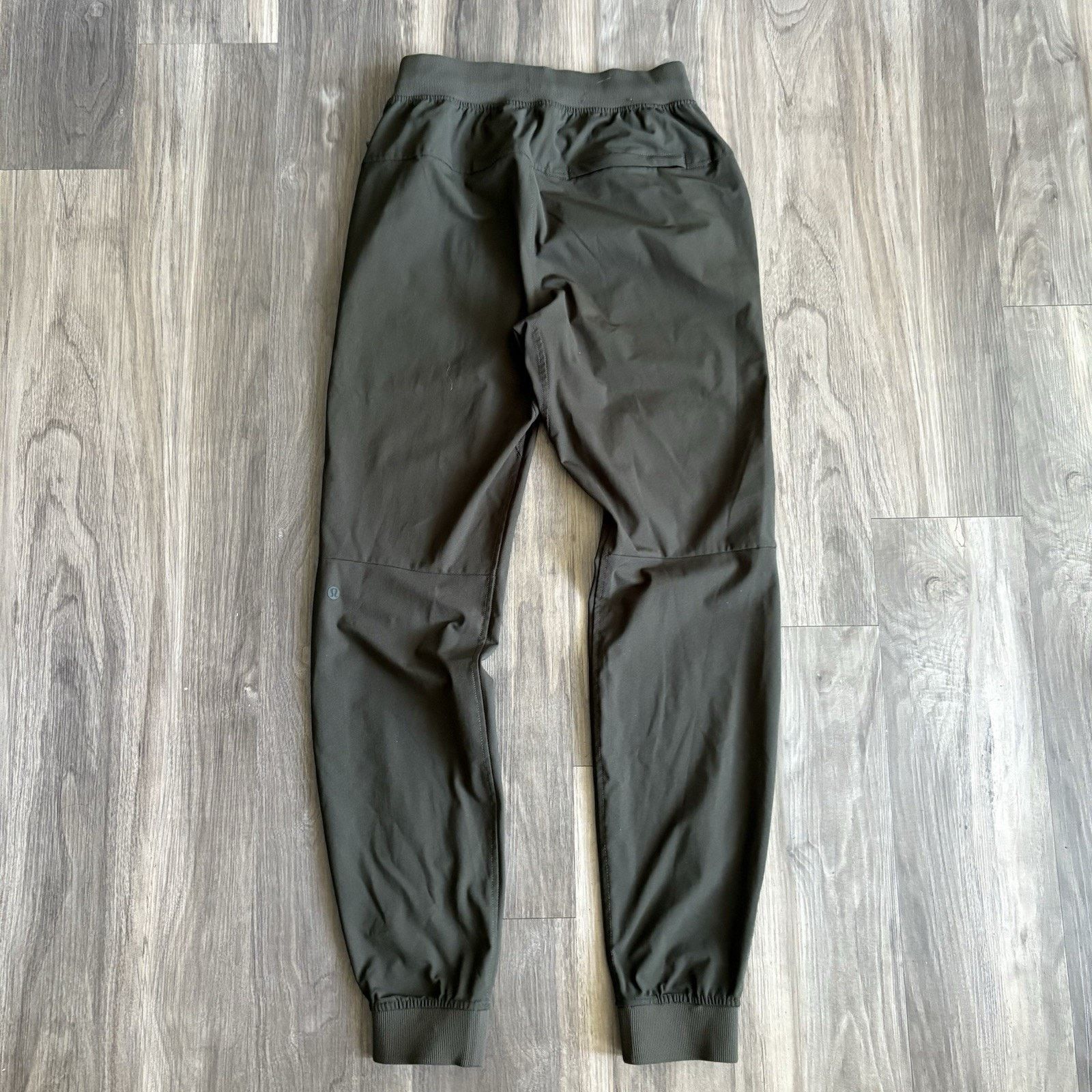 Lululemon Lululemon Men’s ABC Jogger Size XS Green Olive Green Size US 26 / EU 42 - 5 Thumbnail