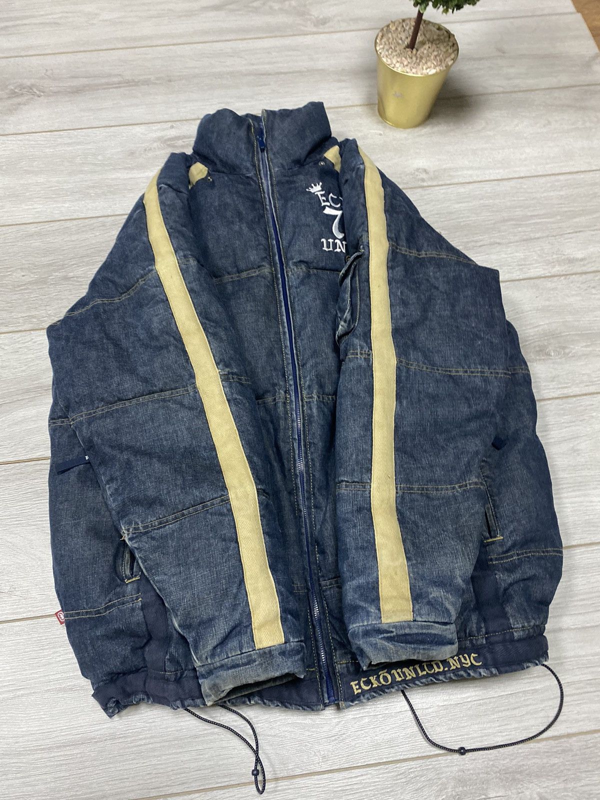 Ecko Unltd. Ecko Unltd Y2K vintage denim puffer down jacket size L Size US L / EU 52-54 / 3 - 9 Thumbnail