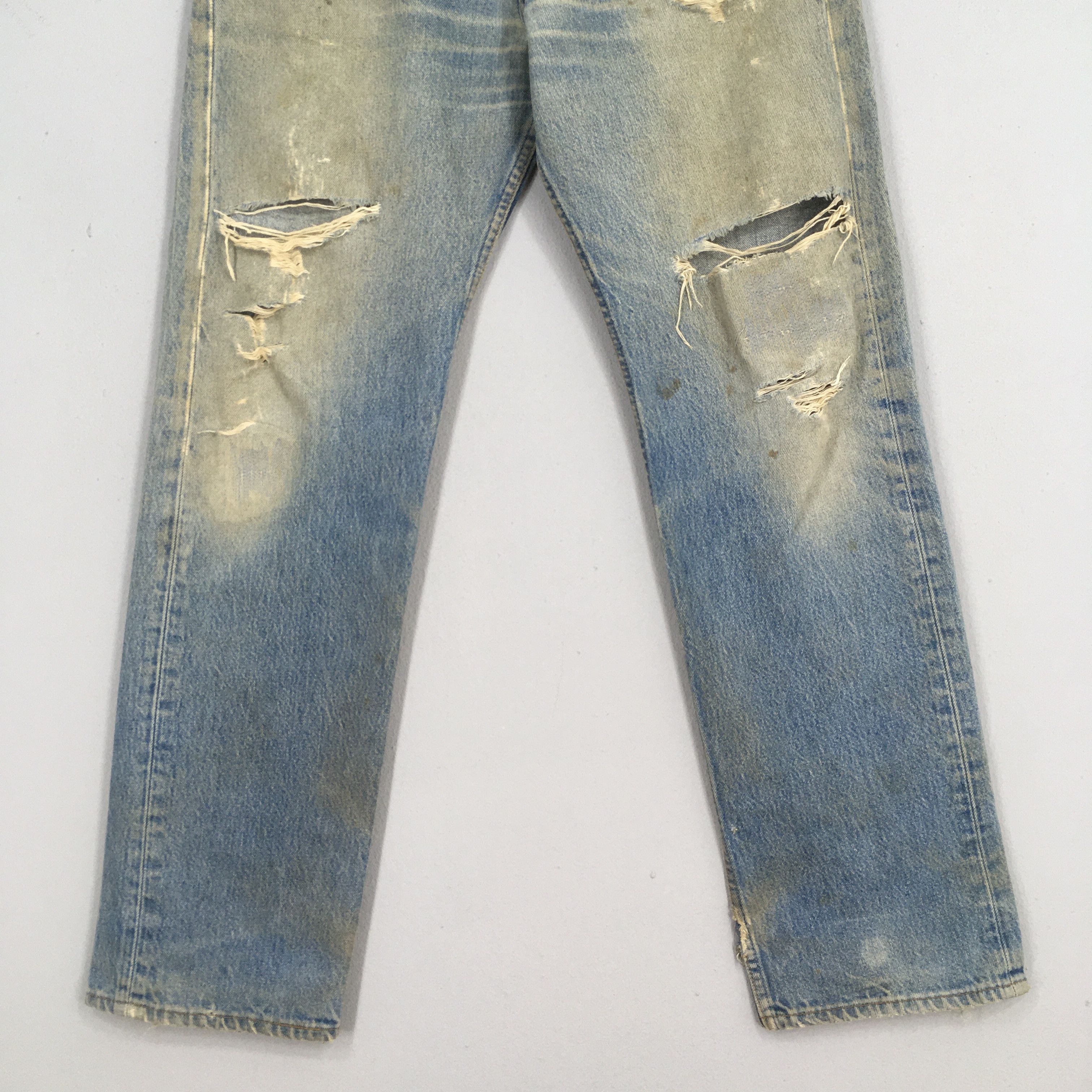 Levi's ize 32x30.5 Vintage 90s Levi's 501 Distressed Jeans S2017 Size US 32 / EU 48 - 3 Thumbnail