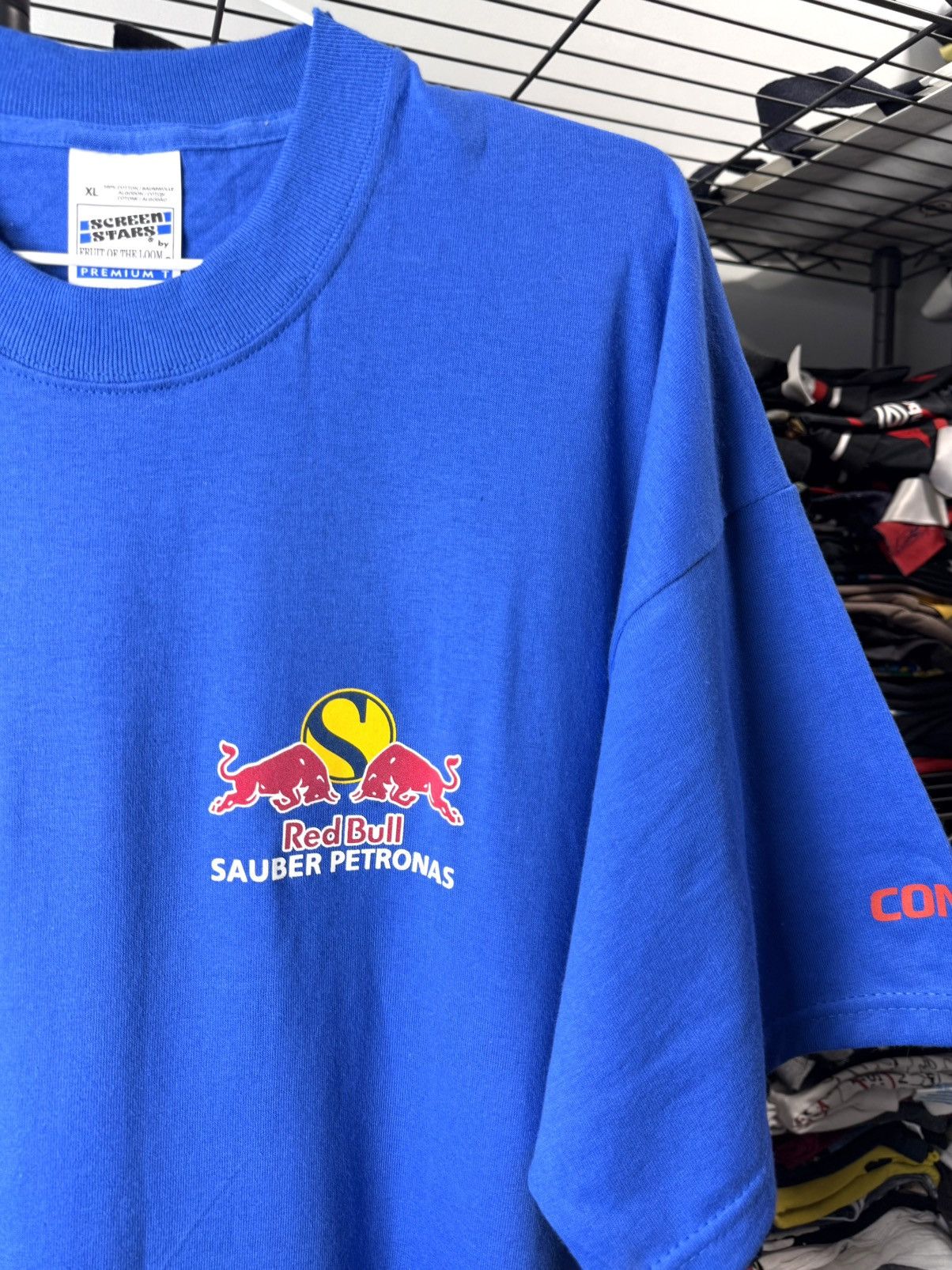 Red Bull Vintage Red Bull Sauber Formula One Racing T Shirt Size US XL / EU 56 / 4 - 3 Thumbnail