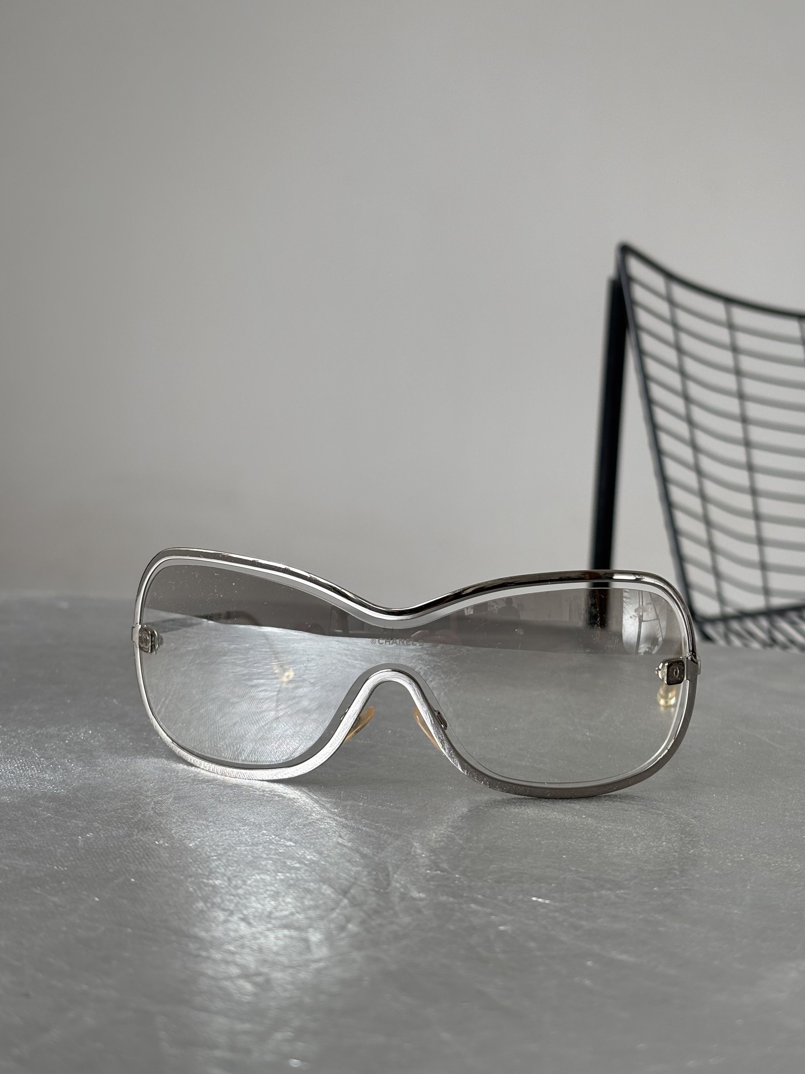 Chanel CHANEL SUNGLASSES 4031 Rhinestone 4017 Mask RI904 Size ONE SIZE - 3 Thumbnail
