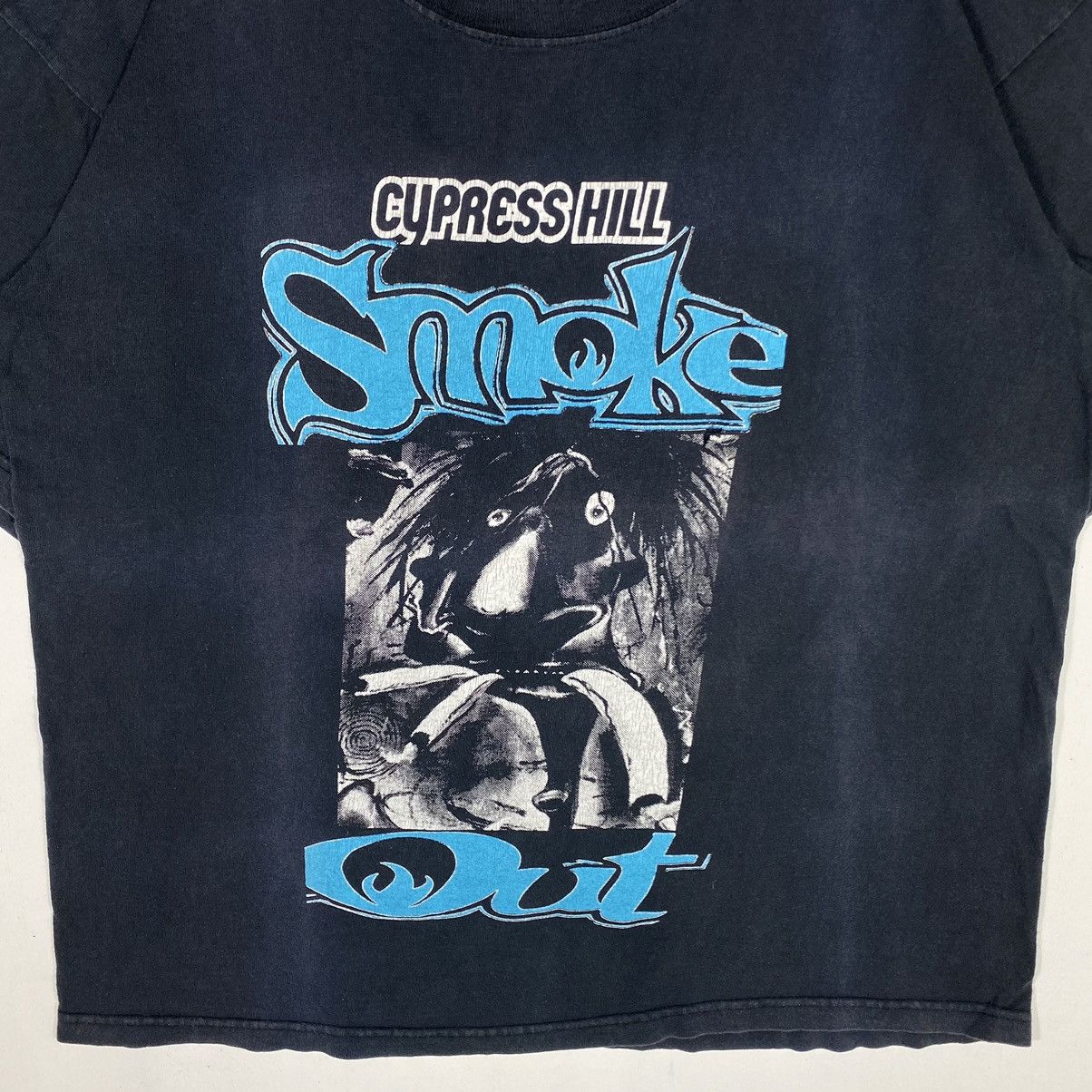Rap Tees VINTAGE CYPRESS HILL SMOKE OUT CONCERT SUNFADED TEE Size US L / EU 52-54 / 3 - 3 Thumbnail