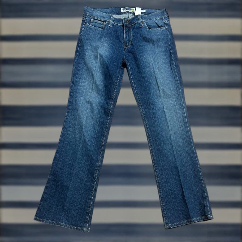 Old Navy VINTAGE Old Navy Jeans Bootcut 8 Short Women Regular Waist at 38? Hmm Size 30" / US 8 / IT 44 - 1 Thumbnail