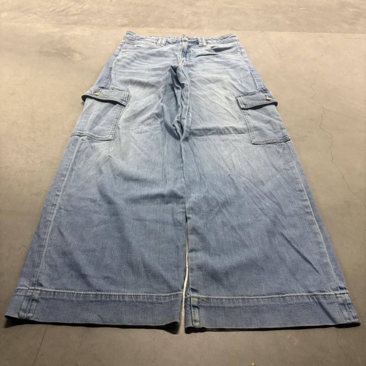 Vintage Crazy Vintage Y2K/2000s Super Baggy Wideleg Streetwear American Eagle Light Blue Wash Denim Jeans! Size US 30 / EU 46 - 1 Thumbnail