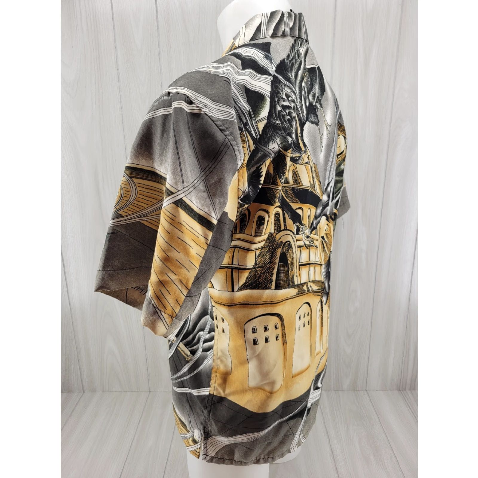 Vintage VINTAGE Claudio Nucci Anime Samurai Warrior Eagle Hawk Button Up AOP Shirt Mens MED Size US M / EU 48-50 / 2 - 7 Thumbnail