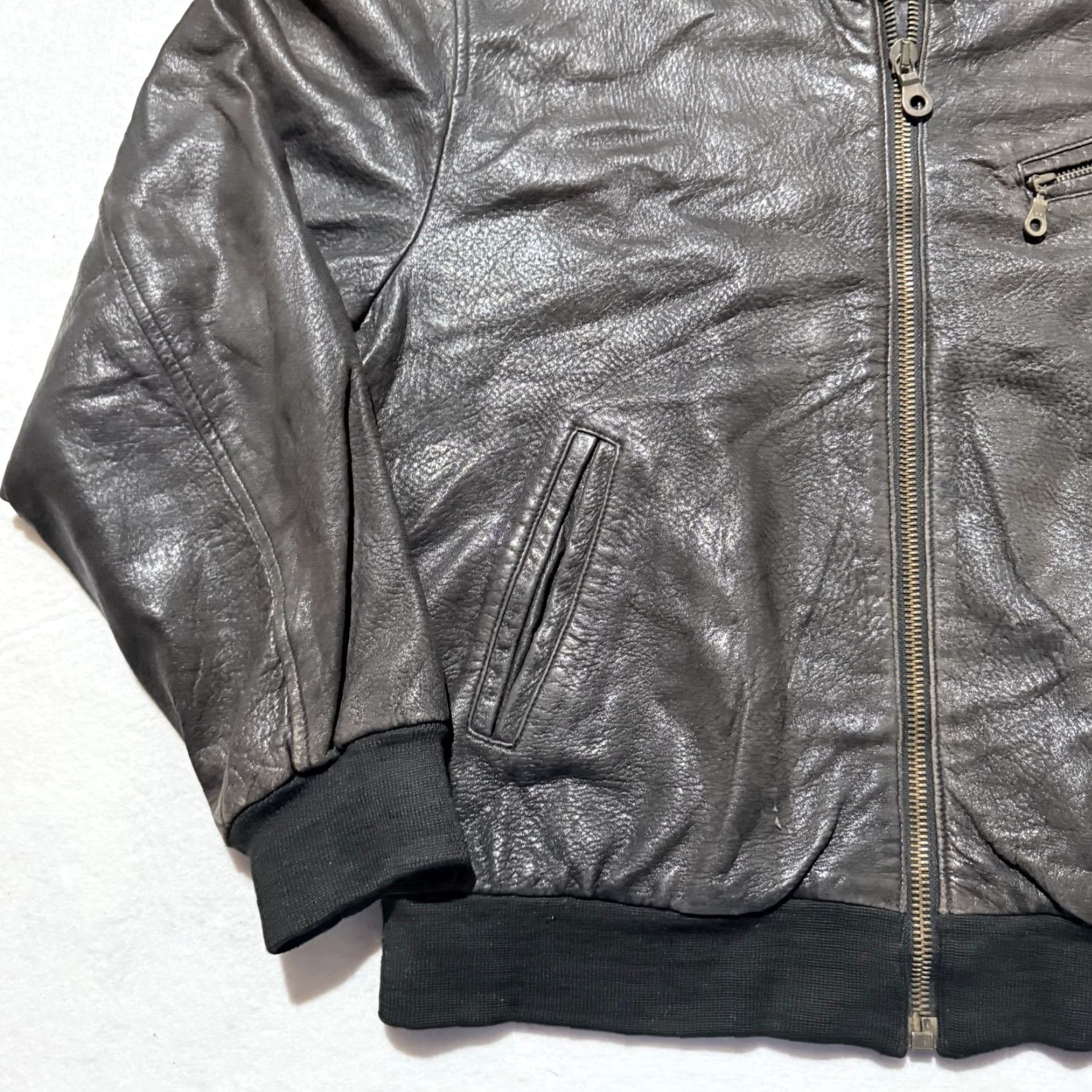 Vintage VINTAGE Mauritius Distressed Leather Full Zip Bomber Jacket Men's Black Retro Biker Jacket/Coat Size US XL / EU 56 / 4 - 6 Thumbnail