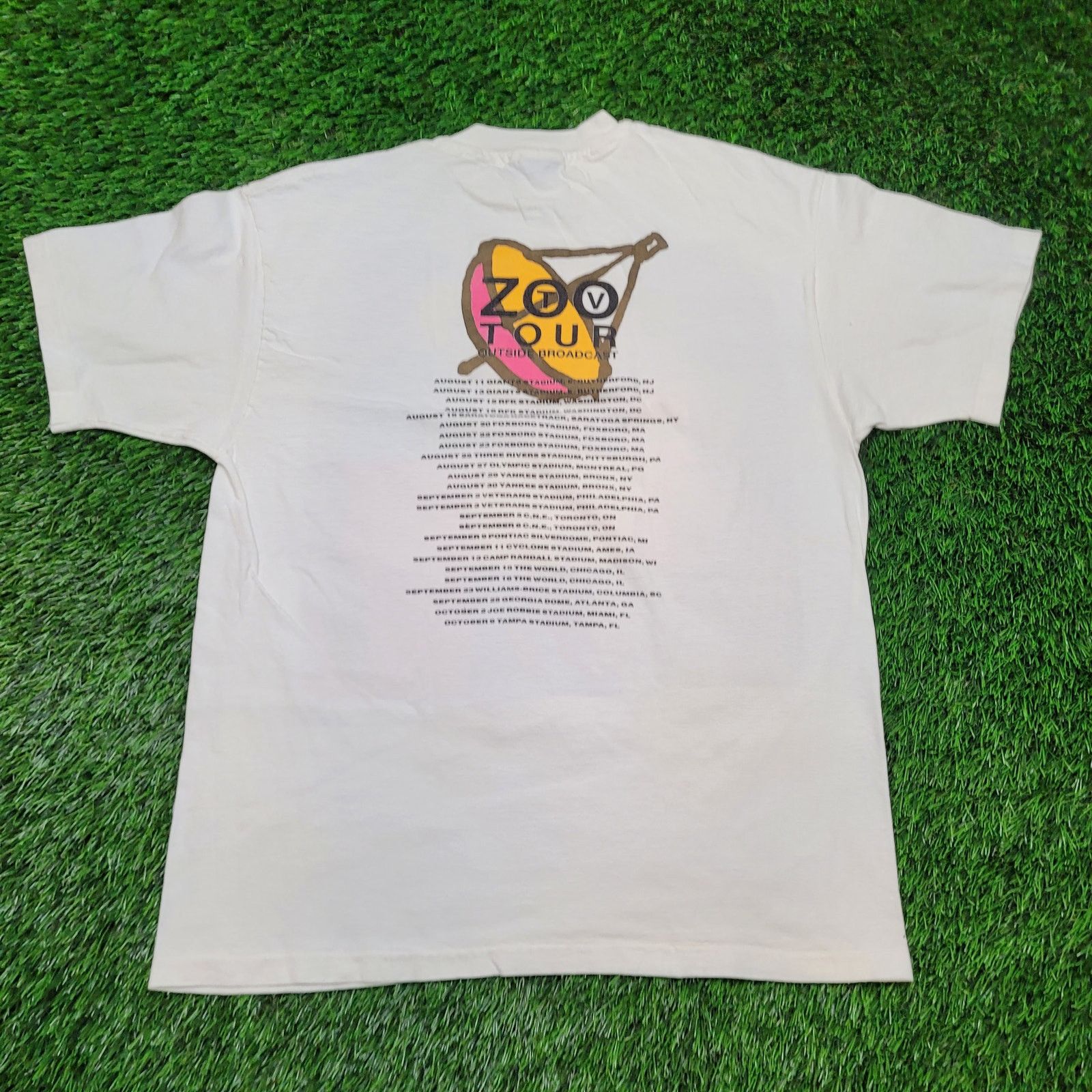 Hanes VTG 92 U2 Zoo TV T-Shirt Mens M Single Stitch USA Made 90s Size US M / EU 48-50 / 2 - 6 Thumbnail