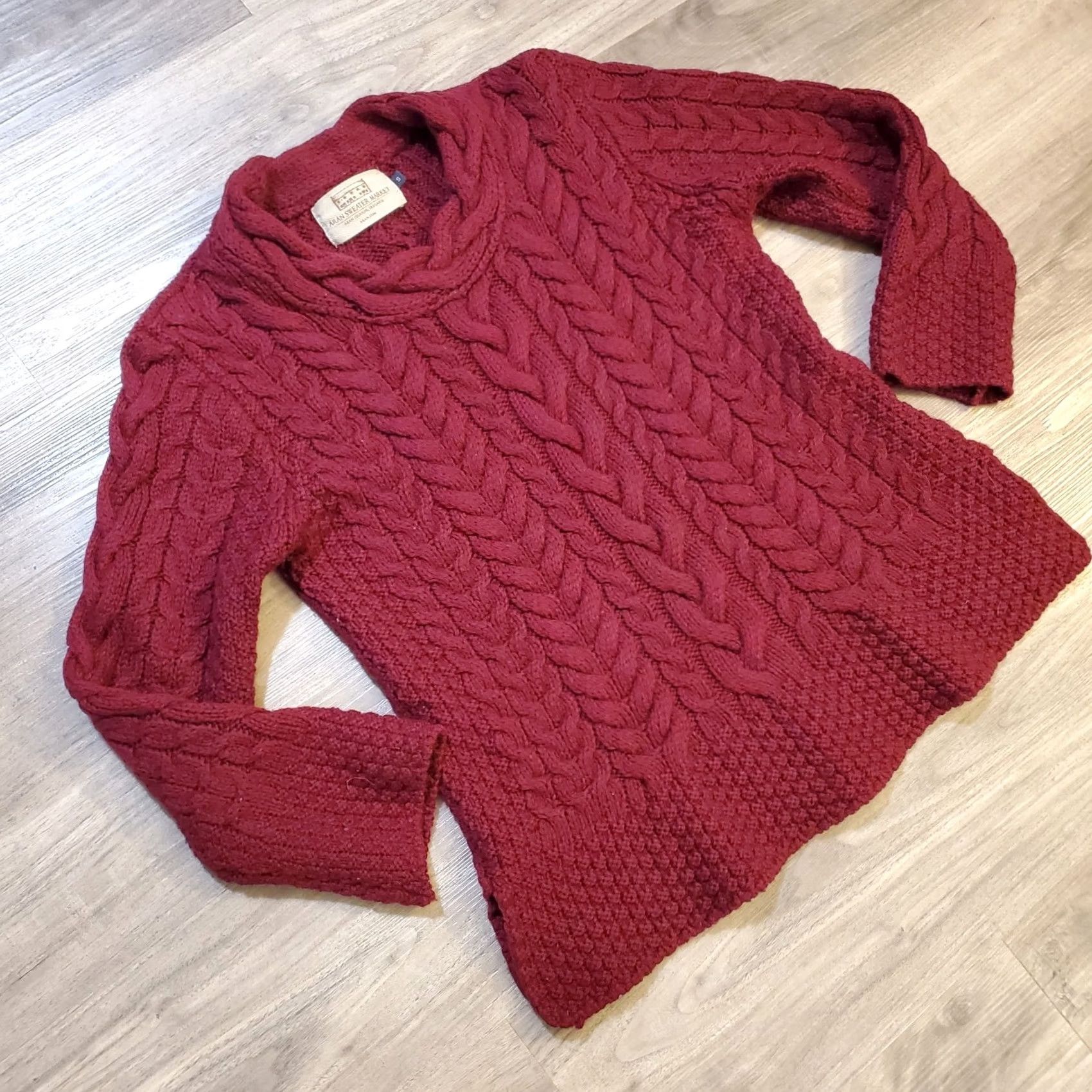 Market VINTAGE Aran Market Ireland Womens Sweater S Merino Wool Cable Knit Wine Red 80s Classic Size S / US 4 / IT 40 - 3 Thumbnail