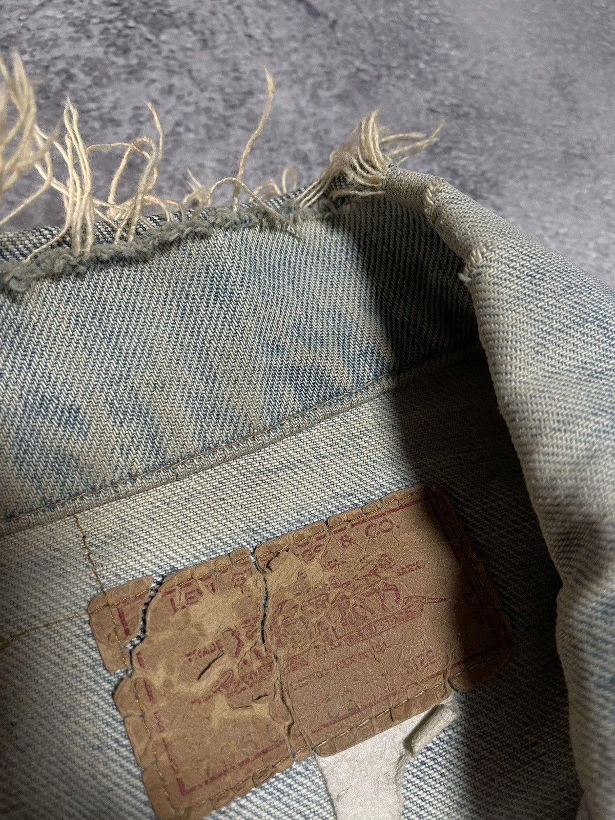 Levi's Vintage 80s Levi’s Light Wash Denim Trucker Jacket Size US M / EU 48-50 / 2 - 10 Thumbnail
