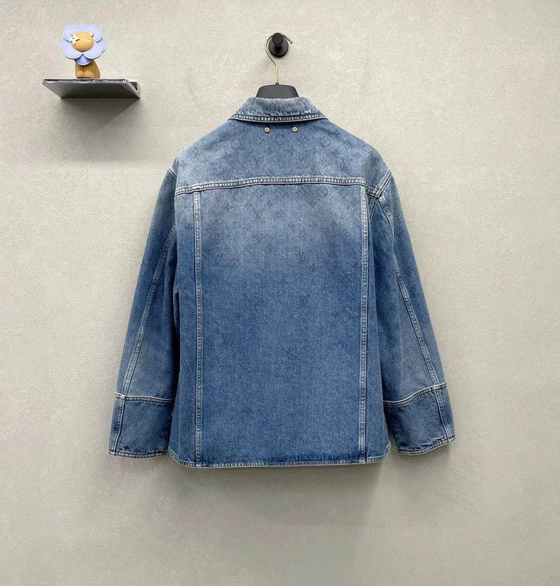 Louis Vuitton Louis Vuitton Blue gradient denim jacket Size US L / EU 52-54 / 3 - 2 Thumbnail