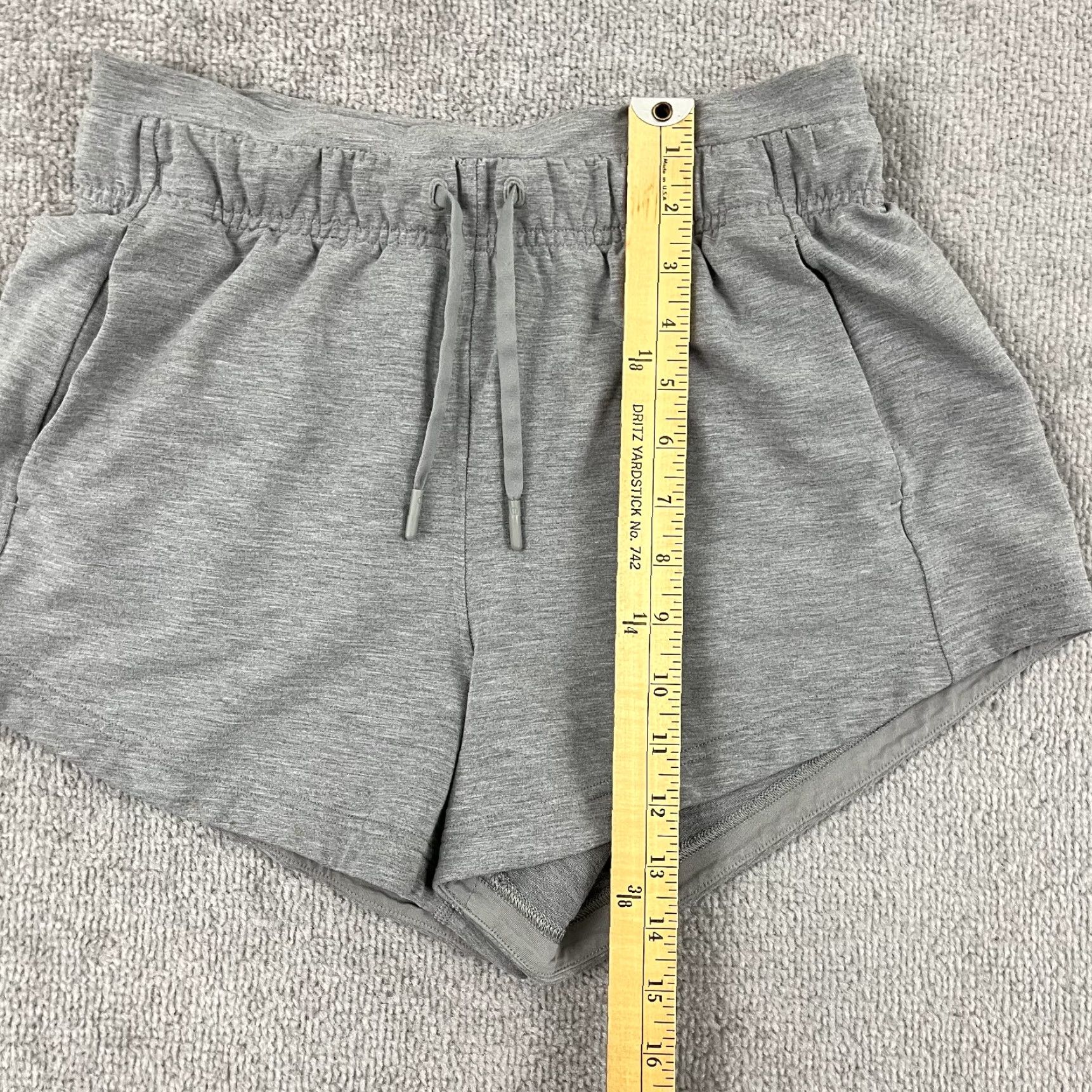 Lululemon VINTAGE Lululemon Inner Glow Shorts Shorts Womens Size 4 / Gray Lounge Sweat Active Size 26" / US 2 / IT 38 - 6 Thumbnail