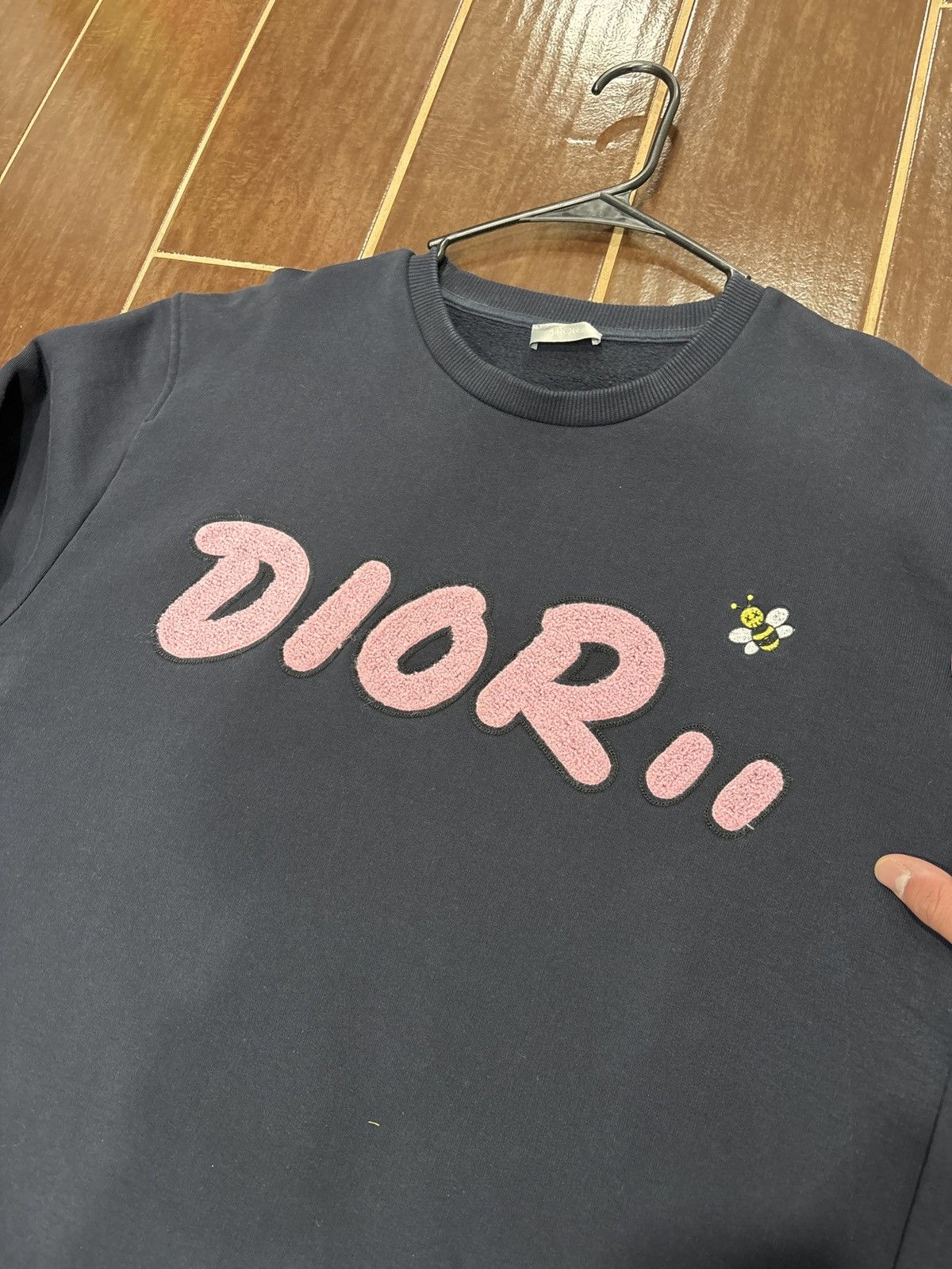 Dior × Kaws USED Dior x Kaws Logo Crewneck Navy Size 3XL/Fits XL Size US XL / EU 56 / 4 - 2 Thumbnail