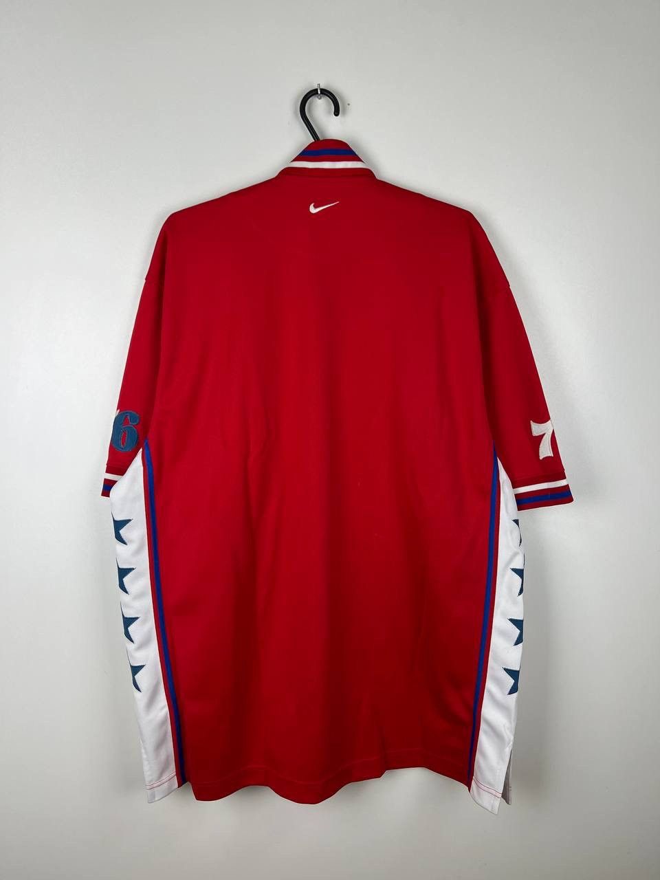 Vintage Nike Philadelphia 76ers Sixers NBA t-shirts size L Size US L / EU 52-54 / 3 - 2 Thumbnail