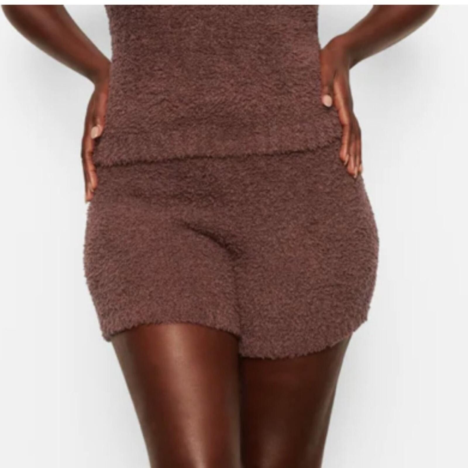 Swims SKIMS Cozy Teddy Shorts in Chocolate Brown Size 36" / US 14 / IT 50 - 1 Thumbnail